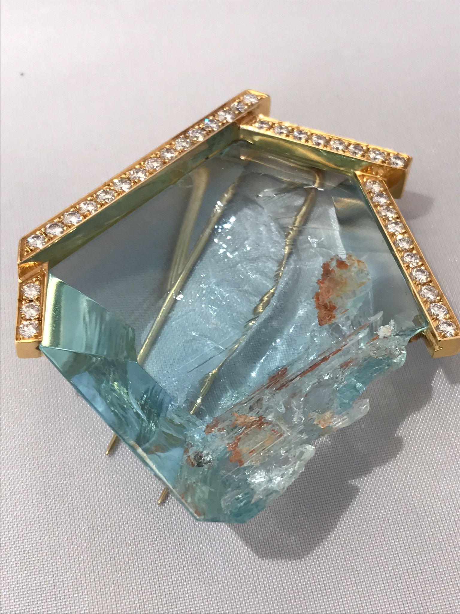 18KT Rose Gold Brooch with Nat. Aquamarine 29ct & 1.98ct Brilliant Cut Diamond In New Condition For Sale In Firenze, FI