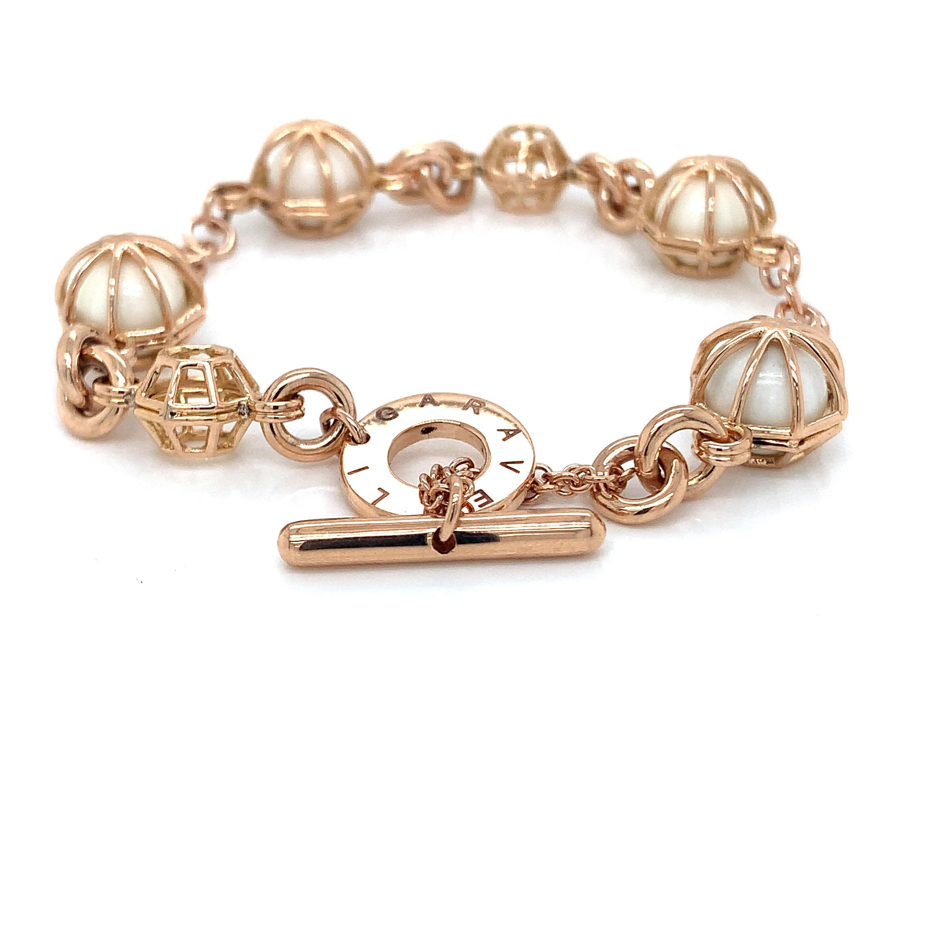 Boucles d'oreilles pendantes en or rose 18 carats avec chaîne blanche  Sphères en howlite en vente 2