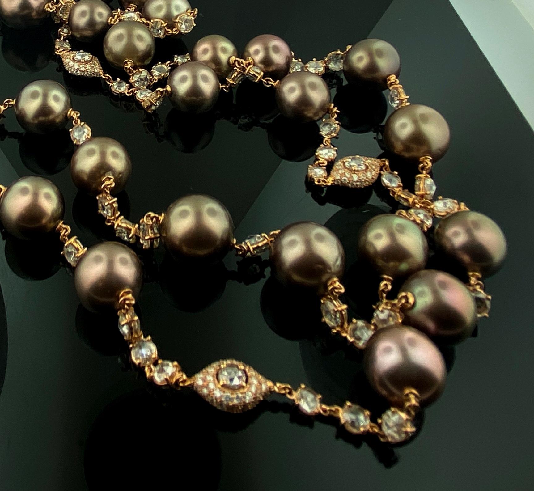 Halskette aus 18KT Roségold mit Diamanten und Südseeperlen (Rosenschliff) im Angebot