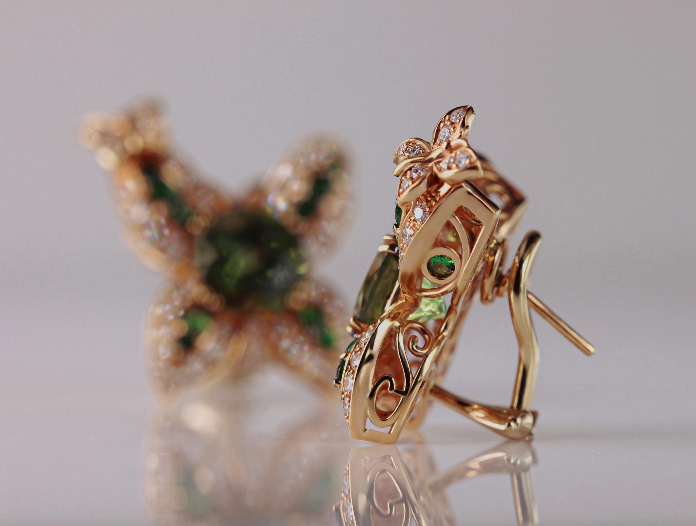 Sweet 18kt Rose Gold Earrings with Green Tourmalines, Diamonds, and Tsavorites In New Condition For Sale In Lugano, CH