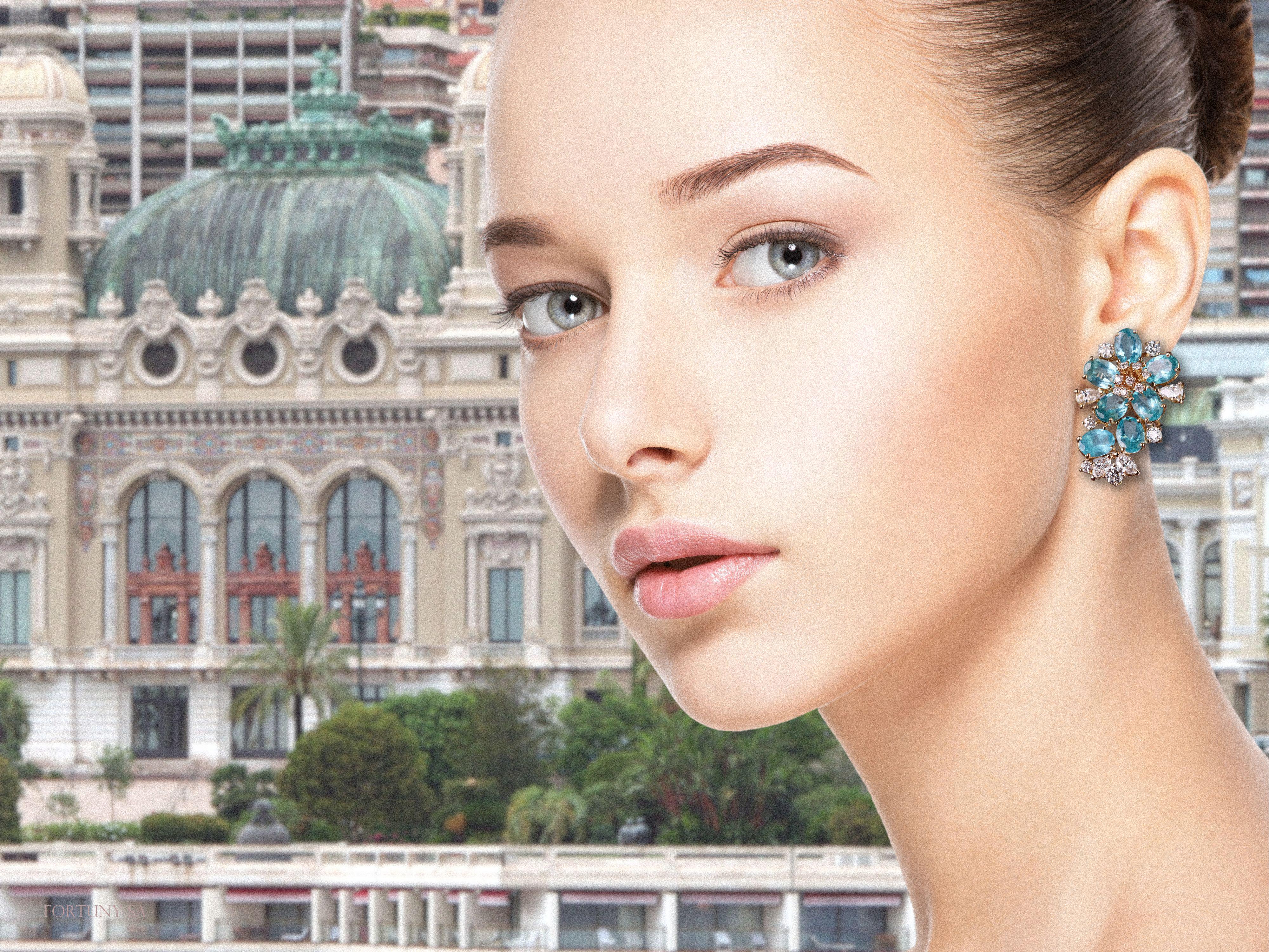 Magnifiques boucles d'oreilles en or rose 18 carats avec apatites bleues ovales et diamants multiformes Neuf - En vente à Lugano, CH