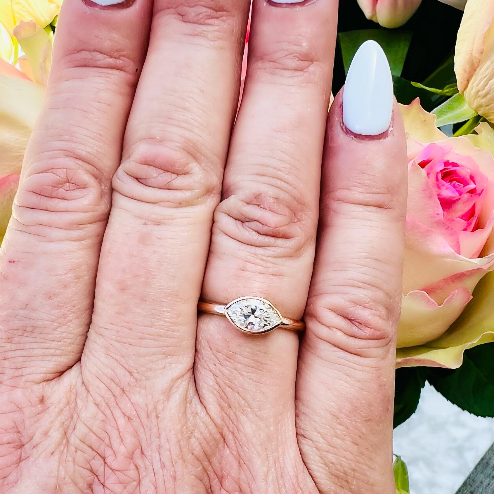 18kt Rose Gold Horizontal Set Marquise Diamond Ring In New Condition For Sale In San Francisco, CA