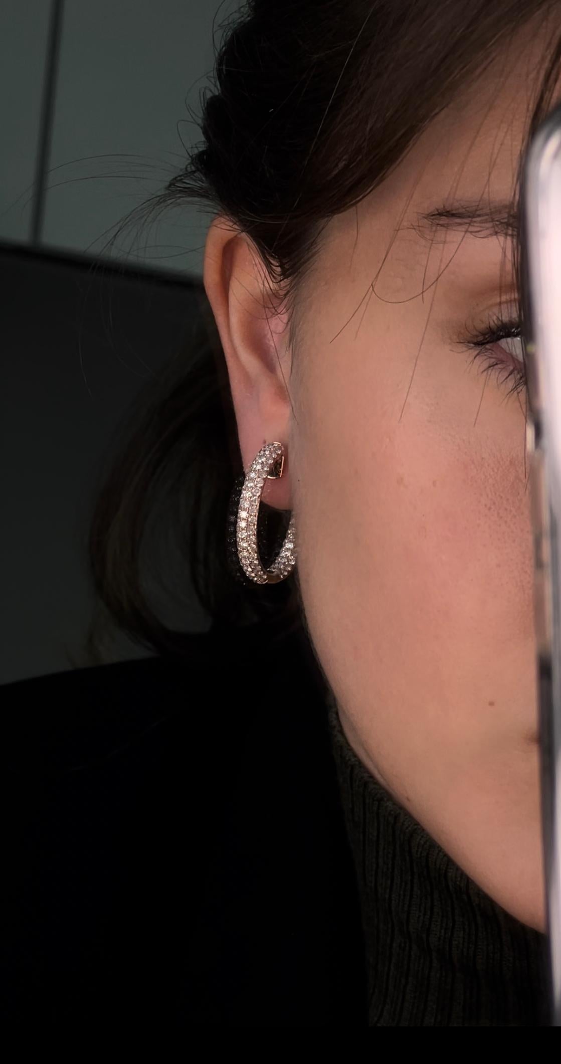 Modern Natural Diamonds 4.64 Carats 18 Karat Rose Gold 'in and Out' Hoop Earrings  For Sale