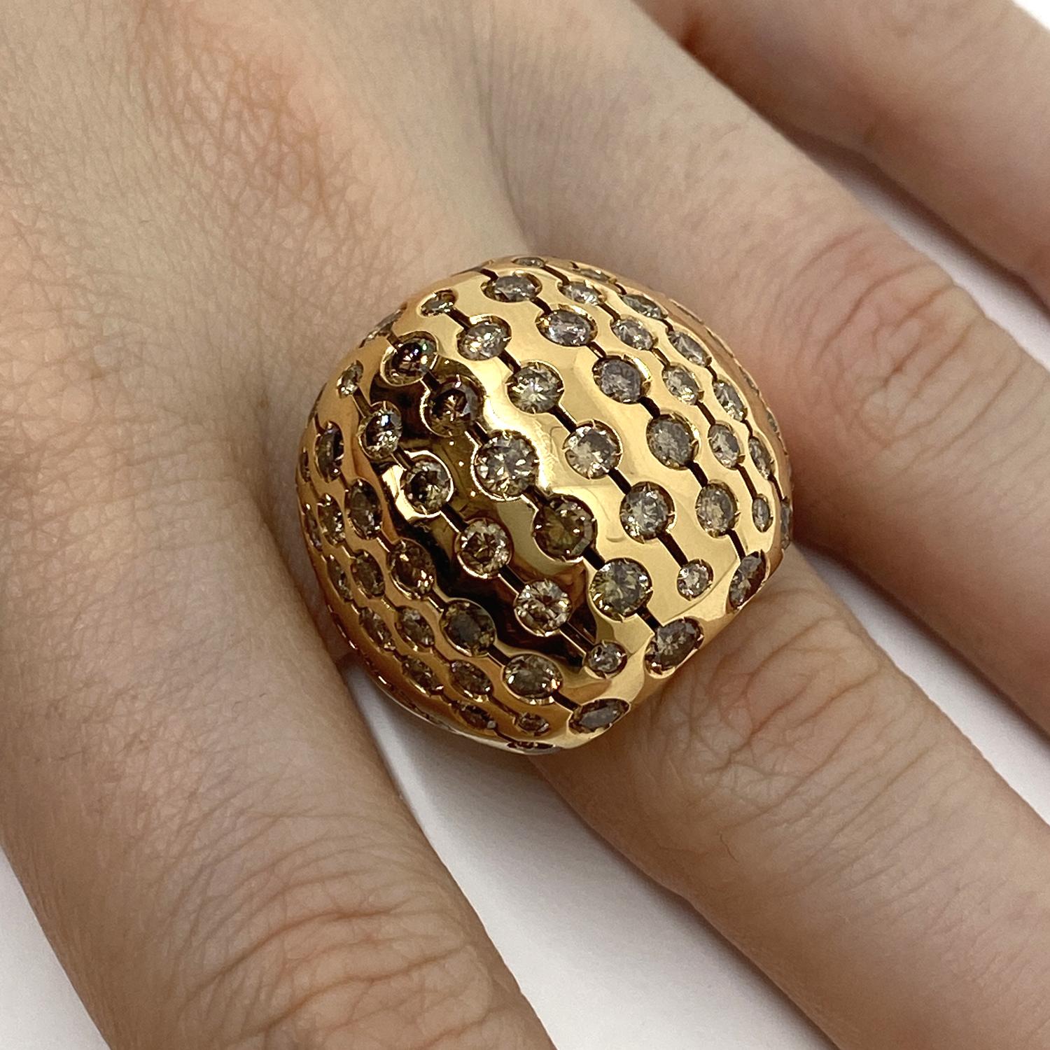 Ring made of 18 kt rose gold with natural brown brilliant-cut diamonds for ct.6.53

Welcome to our jewelry collection, where every piece tells a story of timeless elegance and unparalleled craftsmanship. As a family-run business in Italy for over