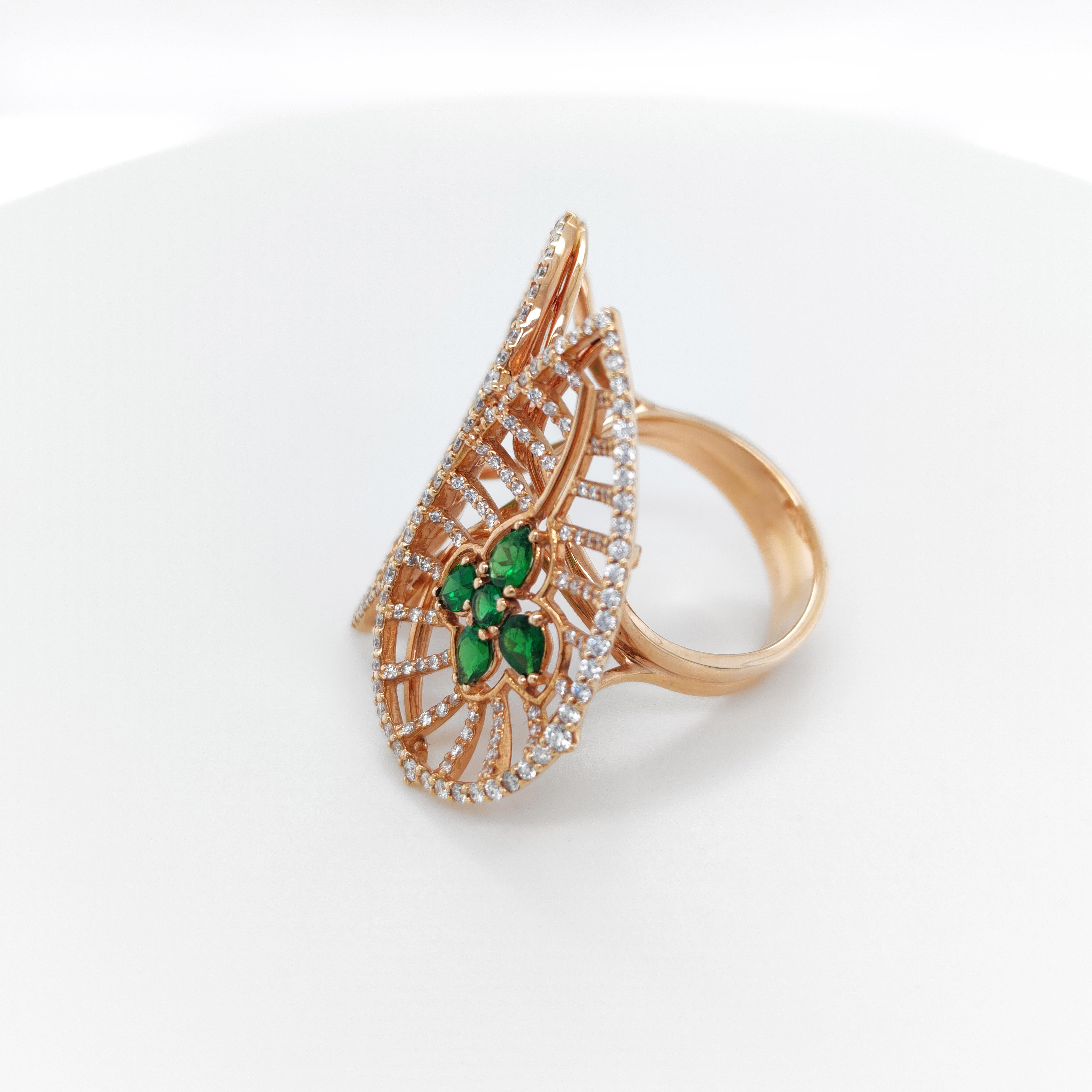 18kt Rose gold ring with 1, 80 carats tzavorite & 1, 35 carats diamonds For Sale 1