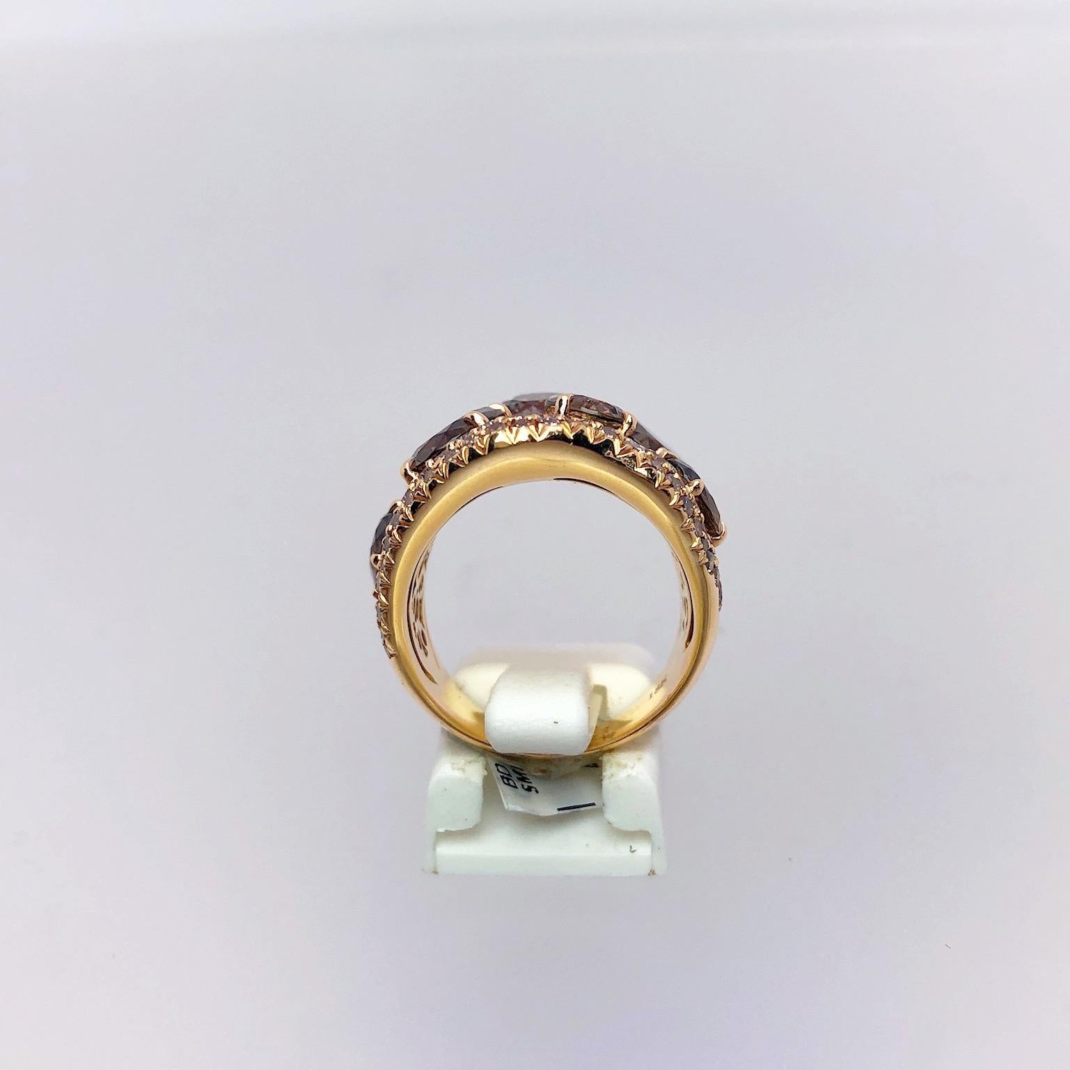 Anillo de oro de 18 quilates con diamantes marrones de 3,51 quilates y diamantes marrones de 5,83 quilates Cuarzo ahumado ovalado Corte oval en venta