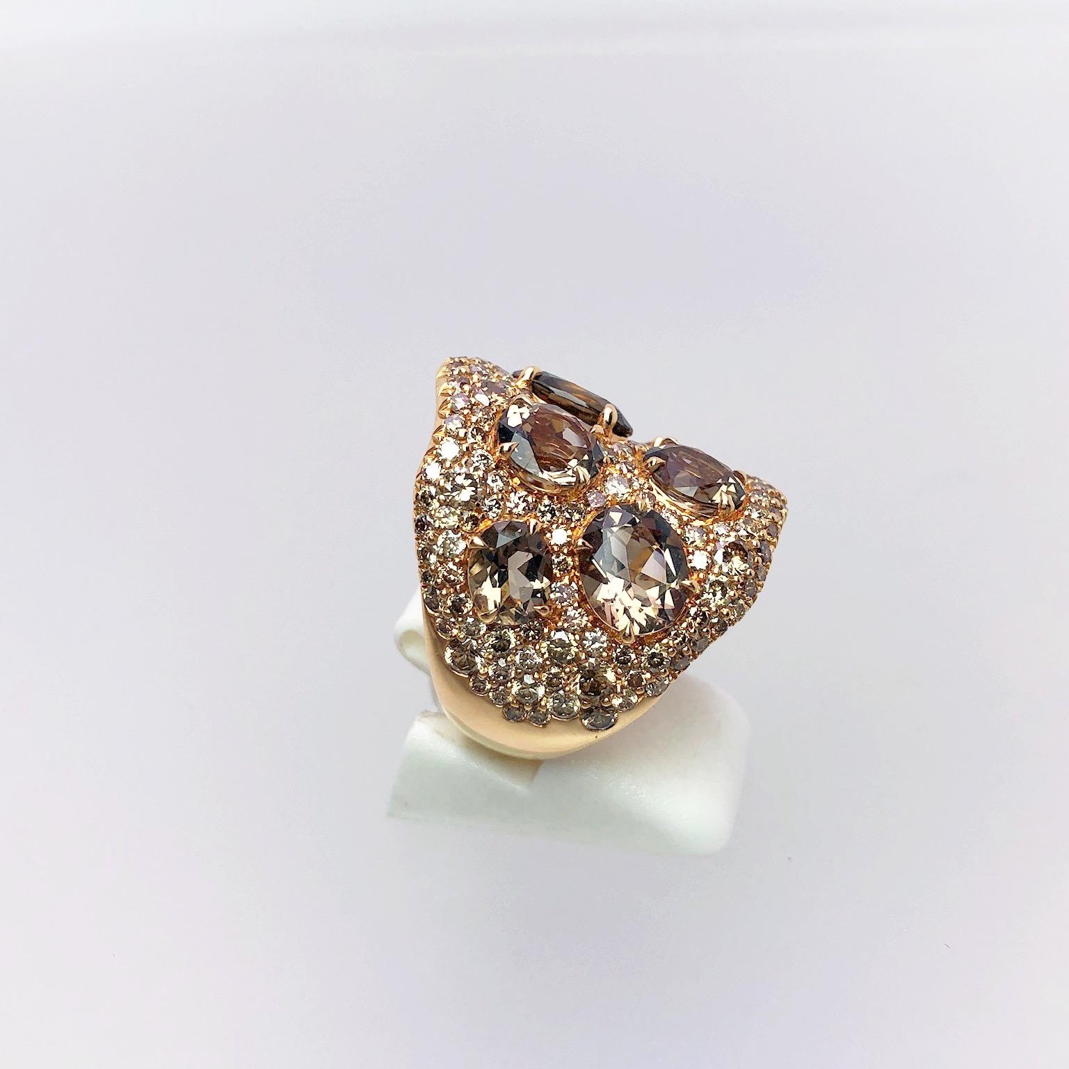 18 Karat Gold Ring mit 3,51 Karat braunen Diamanten & 5,83 Karat Ovaler Rauchquarz im Zustand „Neu“ im Angebot in New York, NY