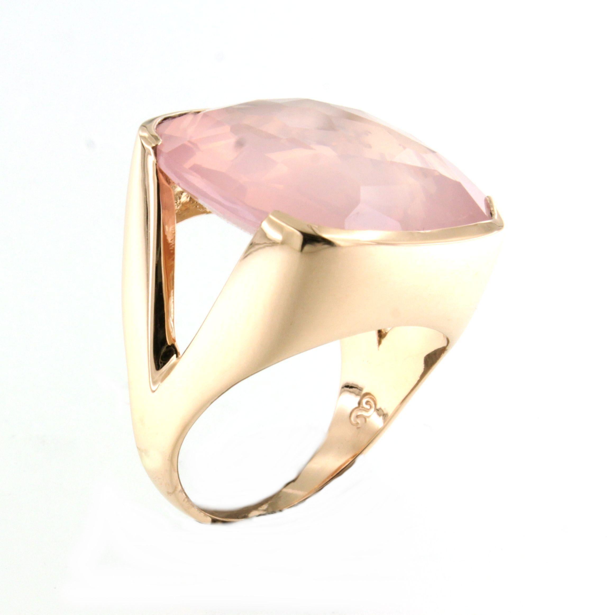 18Kt  Rose Gold Stone Pink Quartz Cocktail Fashion  Modern Contemporaney Ring In New Condition For Sale In GALLARATE, IT