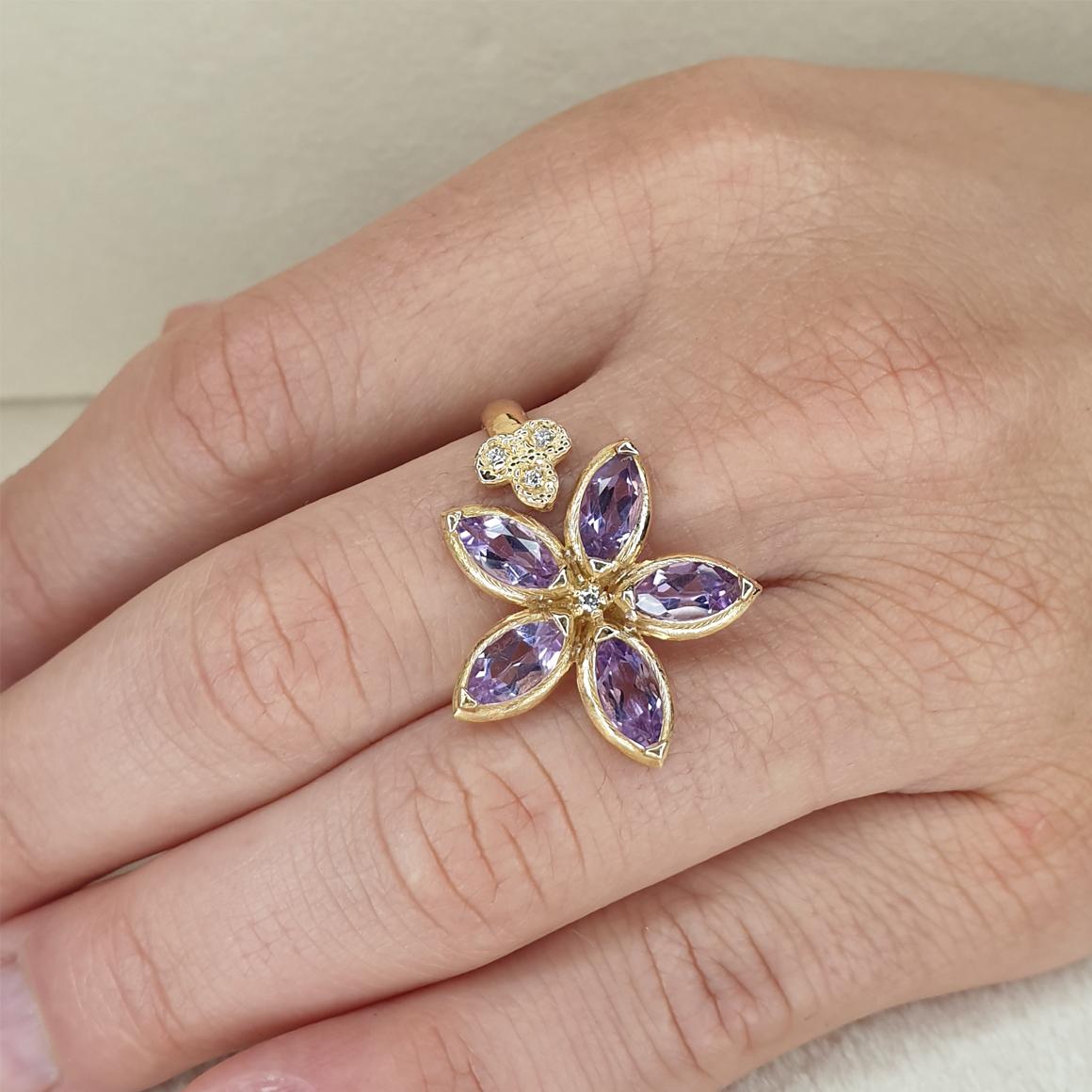 Marquise Cut 18Kt Rose Gold with Amethyst and White Diamonds Ring For Sale