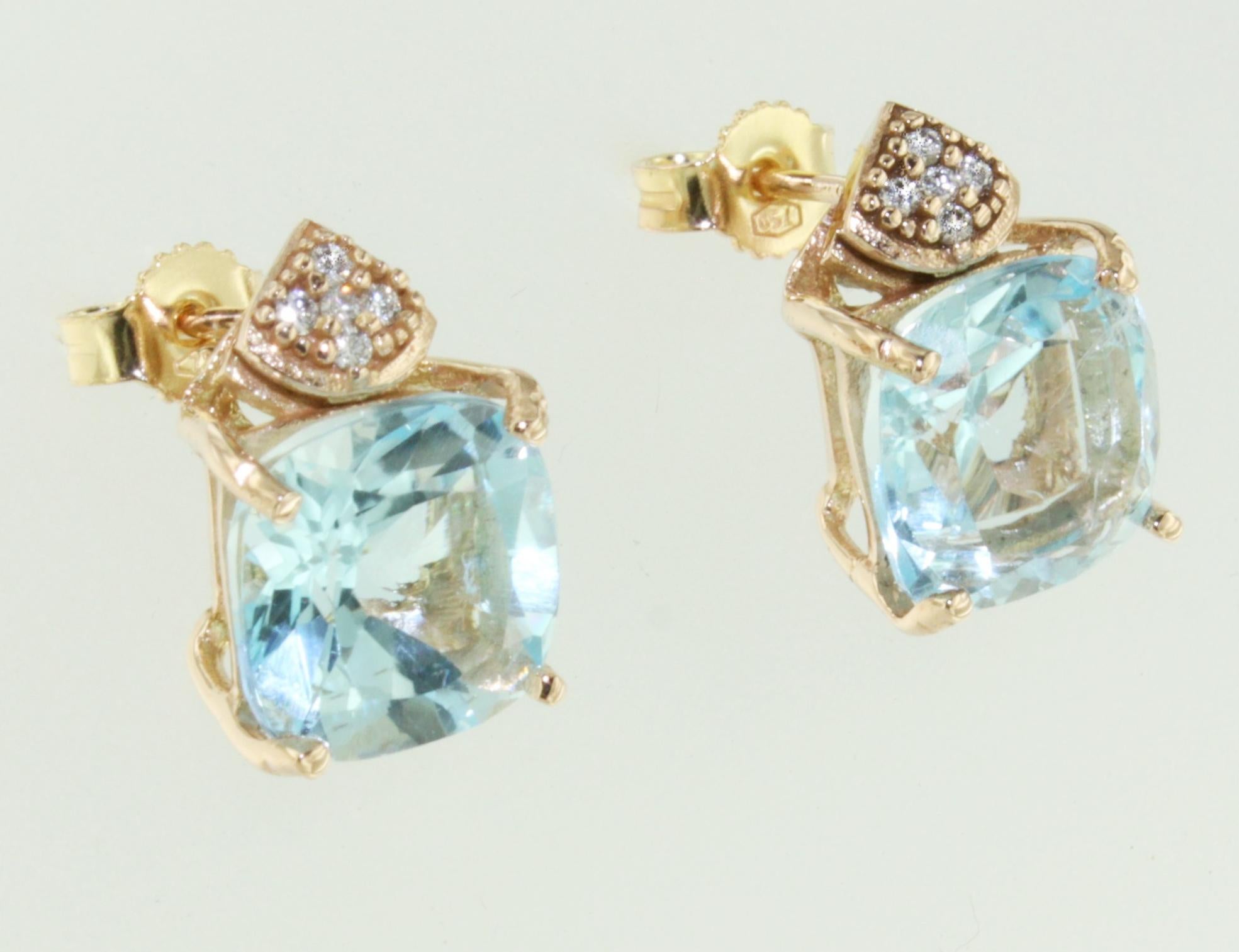Moderno Orecchini in oro rosa 18Kt con topazio blu e diamanti bianchi in vendita