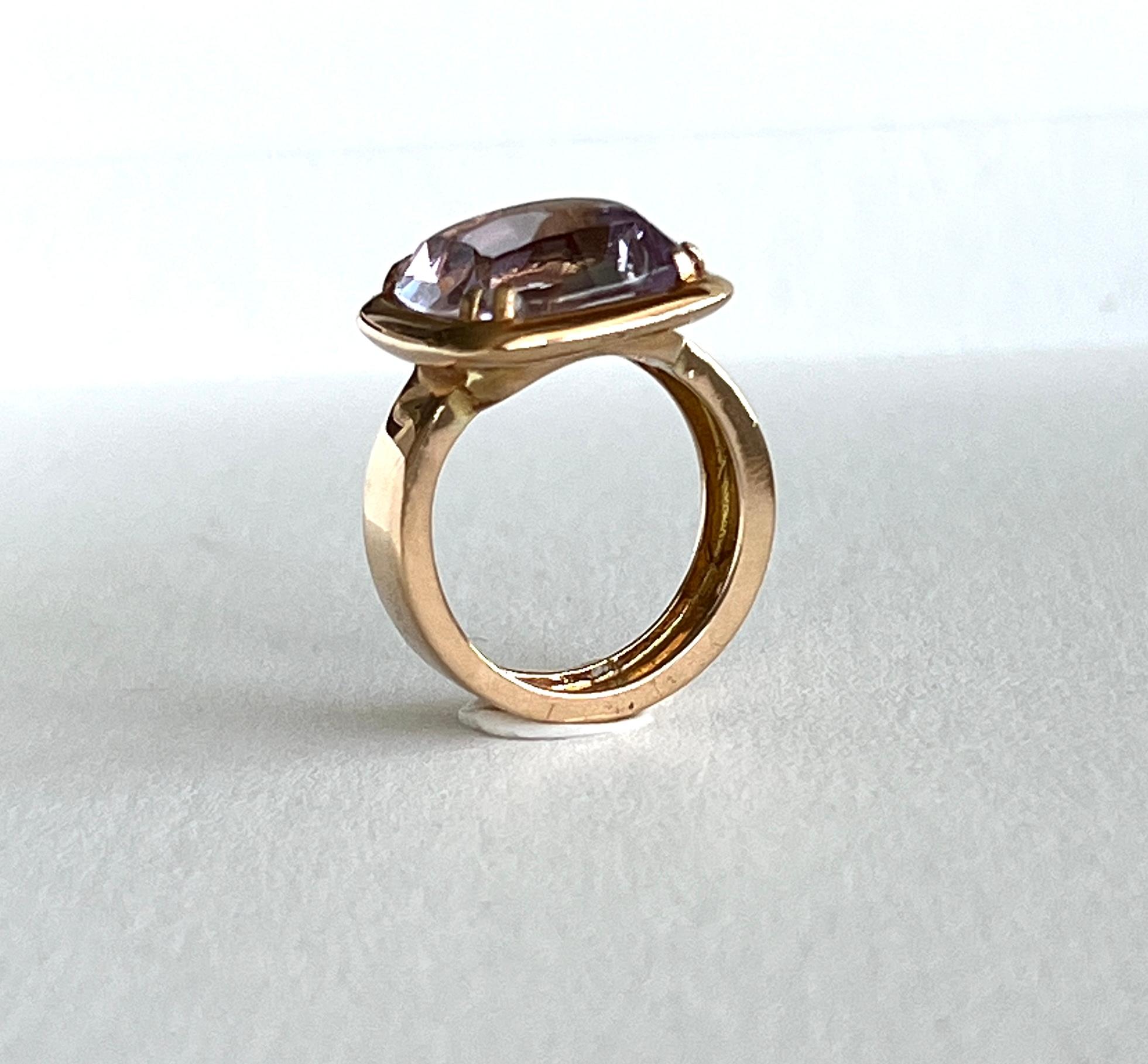 Bague de cocktail en or rose 18Kt avec améthyste léger The Modern Faschity en vente 6