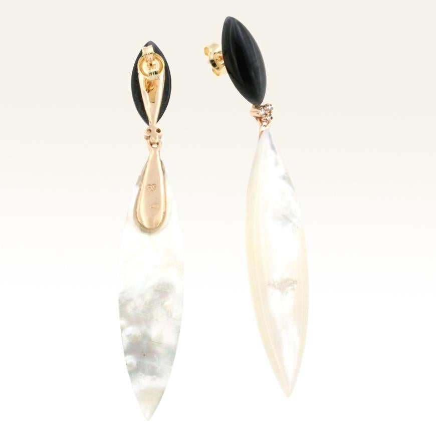 18 Karat Roségold Ohrringe mit Perlmutt und weißen Diamanten von Onix (Moderne) im Angebot