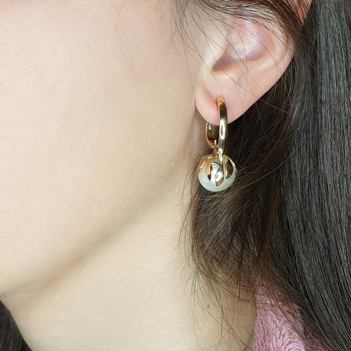 Pendientes Clásicos Intemporales de Oro Rosa de 18 Kt con Perla de Tahití y Perla Blanca Corte rosa en venta