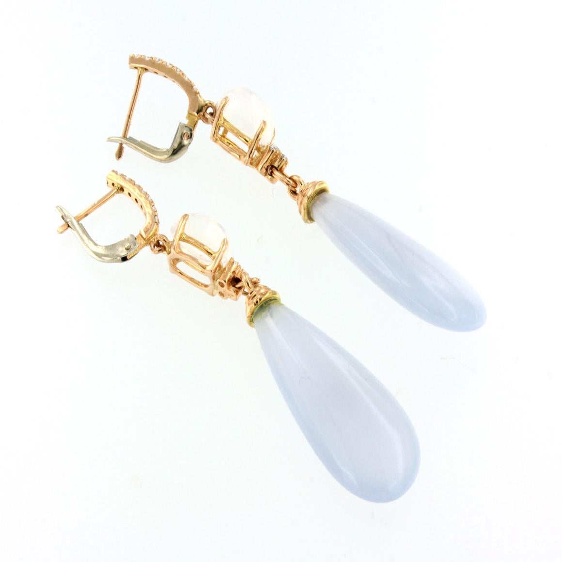 Ohrringe aus 18 Karat Roségold mit weißen Diamanten und Calcedony (Ovalschliff) im Angebot