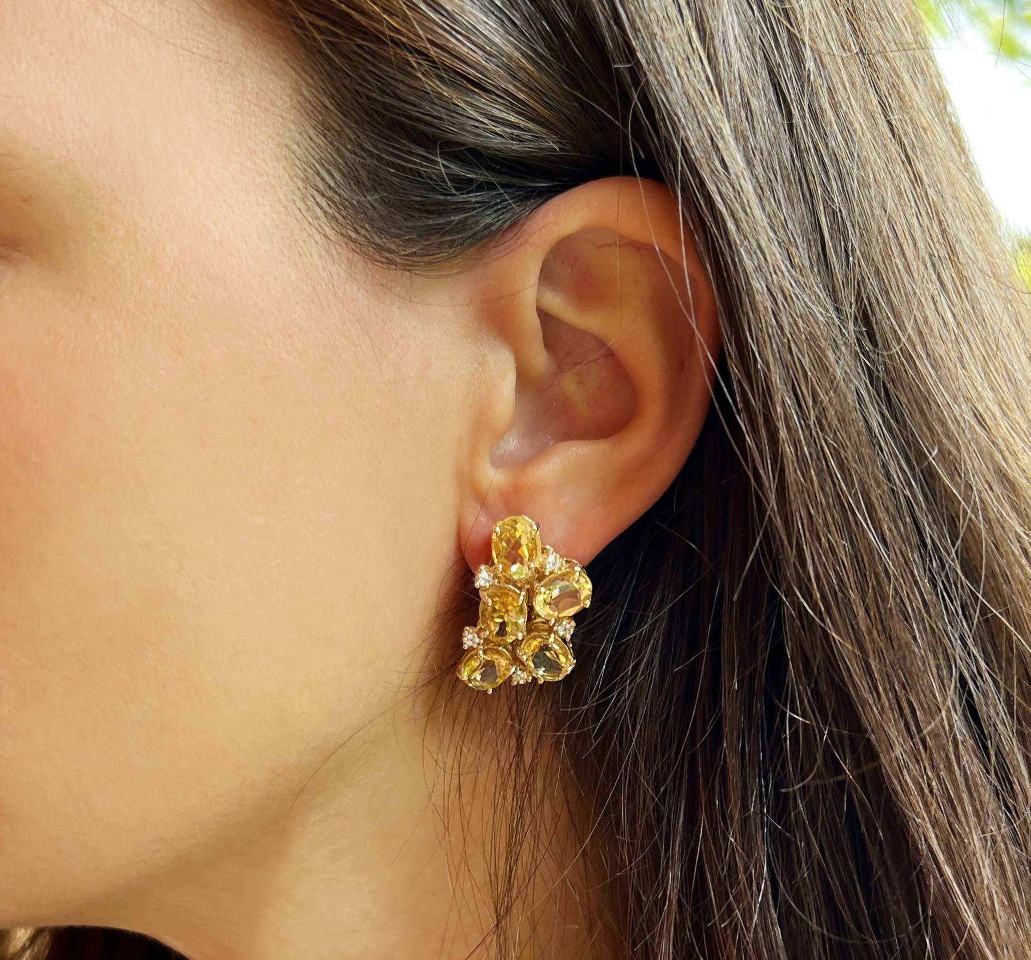 18Kt Rose Gold with Yellow Citrin Stones White Diamonds Amazing Modern Earrings 
Stones: Citrine Oval cut mm 7x9    g.17,30  white diamonds cts 0.18
Delicate mix of colors for this modern earrings in rose gold made in Italy by Stanoppi Jewellery