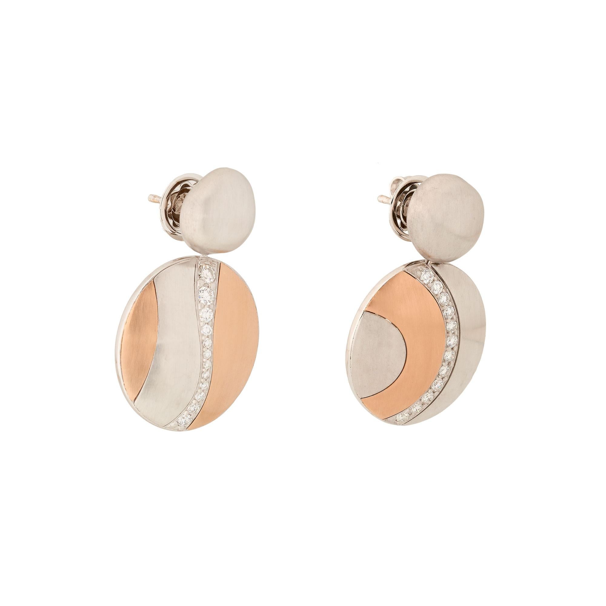 Contemporain Boucles d'oreilles pendantes en or rose/blanc 18kt 19,40ct, diamants 0,31ct, faites à la main en vente