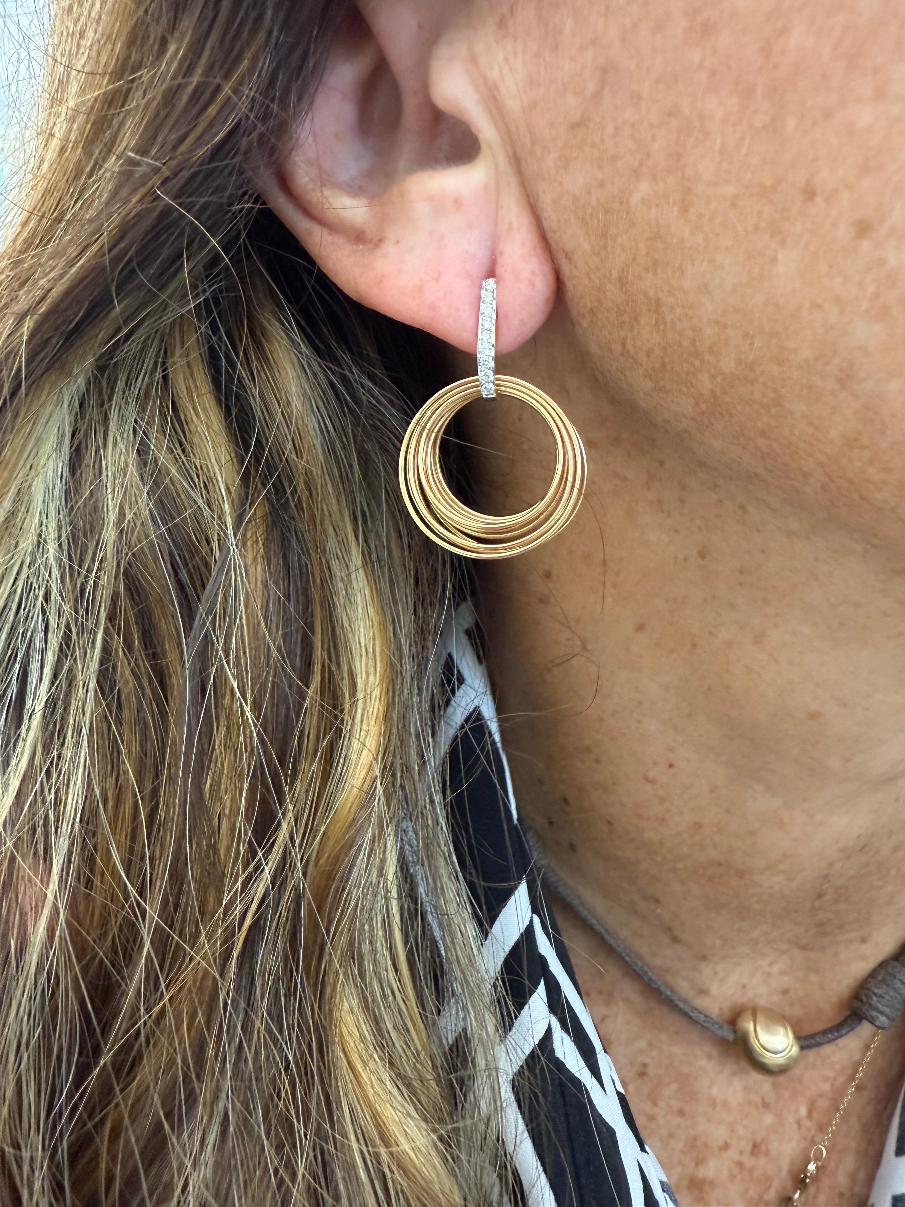 Taille ronde Boucles d'oreilles cercle en or rose et blanc 18Kt avec diamants - 0.34 cts en vente