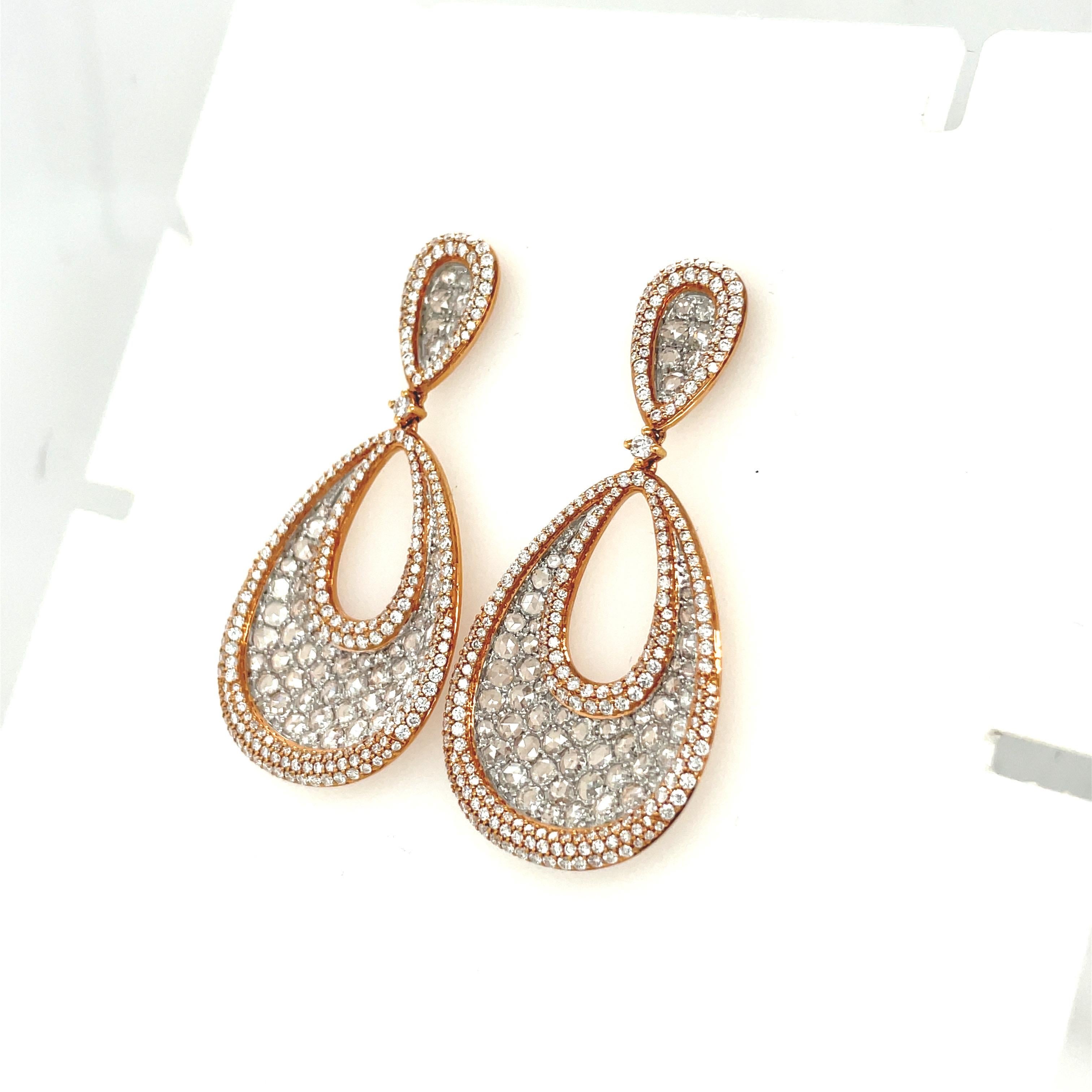 Taille rose Boucles d'oreilles en or rose et blanc 18KT avec 5,65 Cts. Diamants taille brillant et taille rose en vente