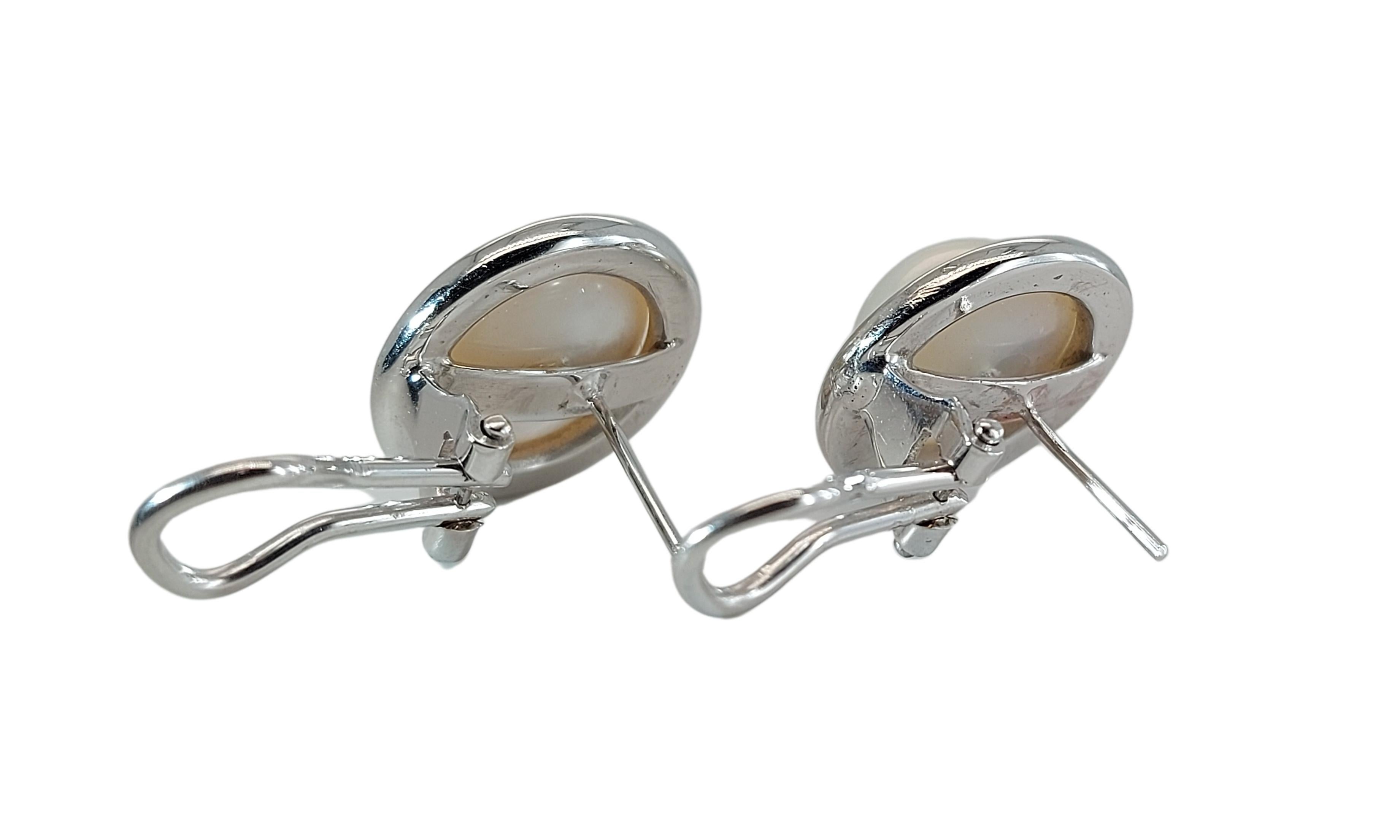 18kt Runde Mabe-Perlen-Clip, auf Ohrringen umgeben von Diamanten im Angebot 1