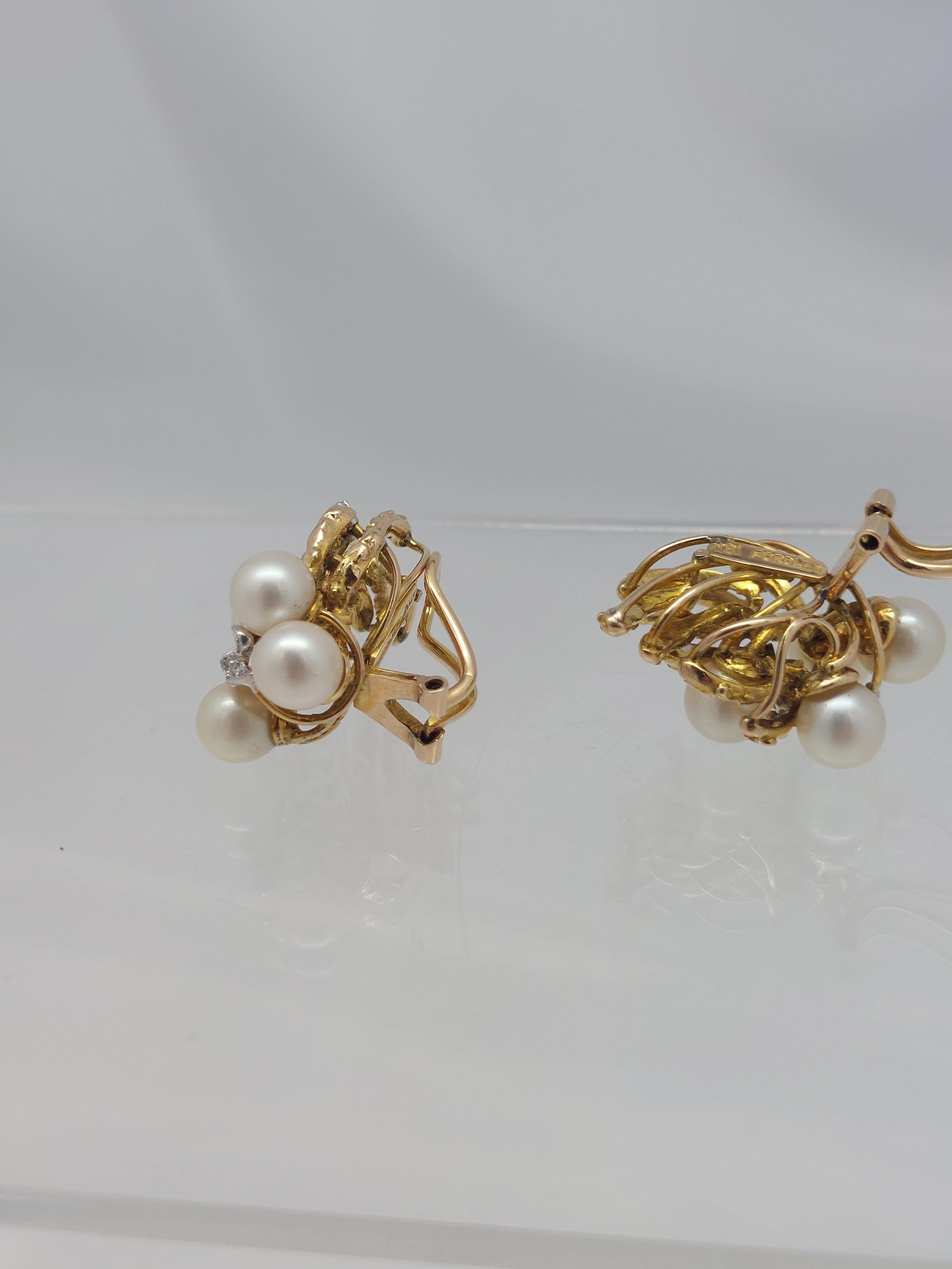 Set di orecchini e spilla con perle e diamanti 18KT di Fordley in vendita 4