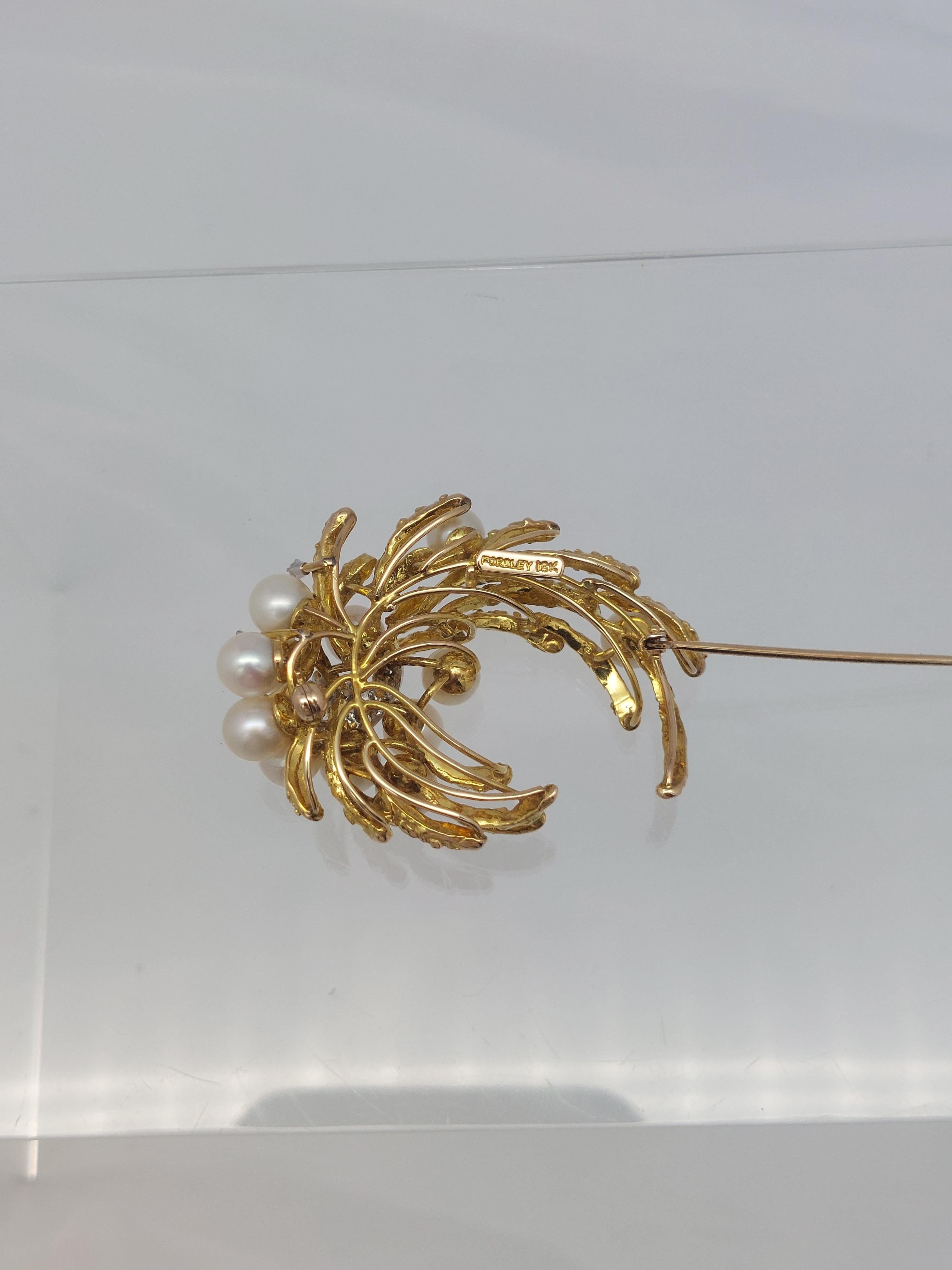 Taglio singolo Set di orecchini e spilla con perle e diamanti 18KT di Fordley in vendita