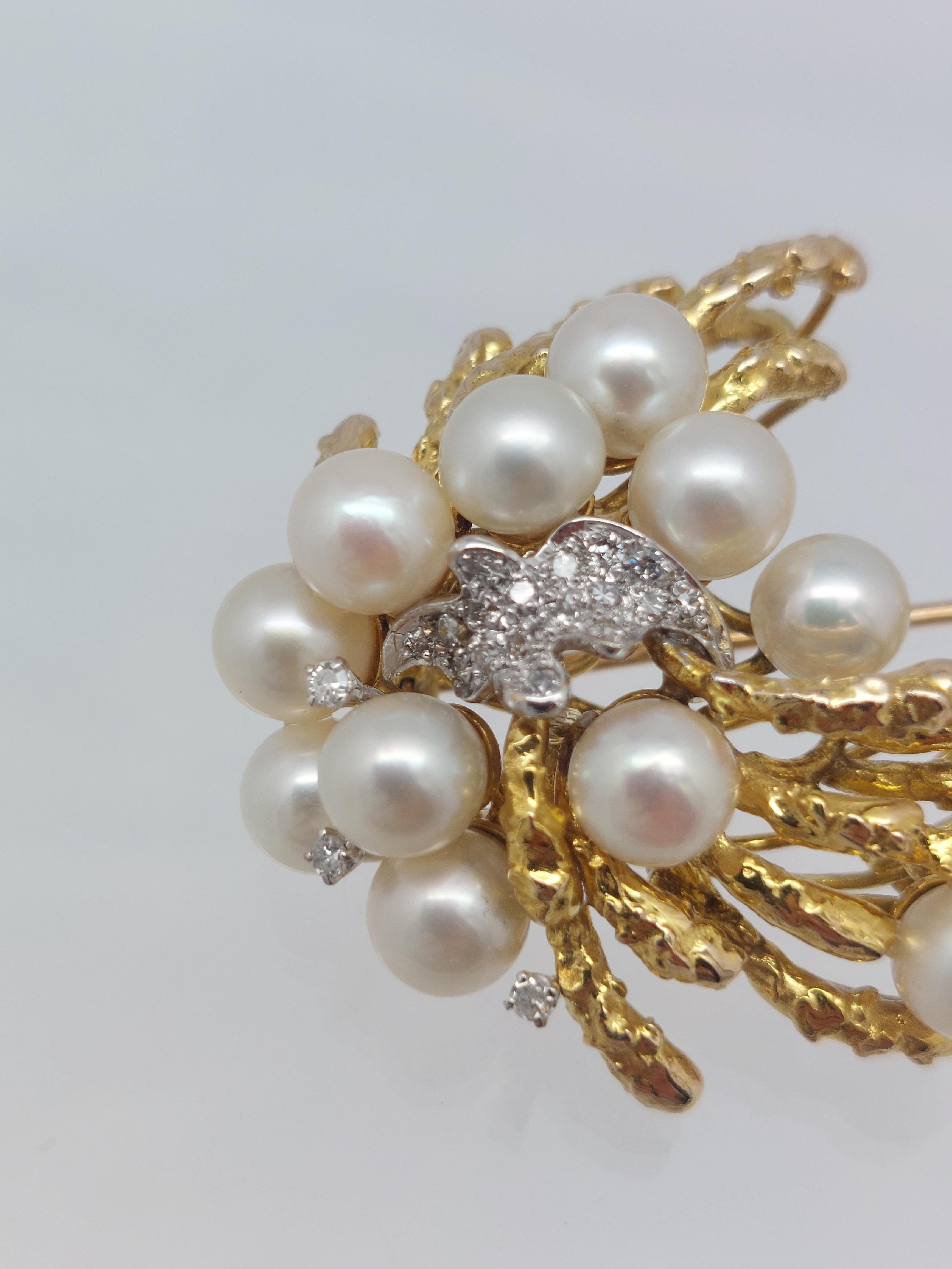 Set di orecchini e spilla con perle e diamanti 18KT di Fordley in vendita 1