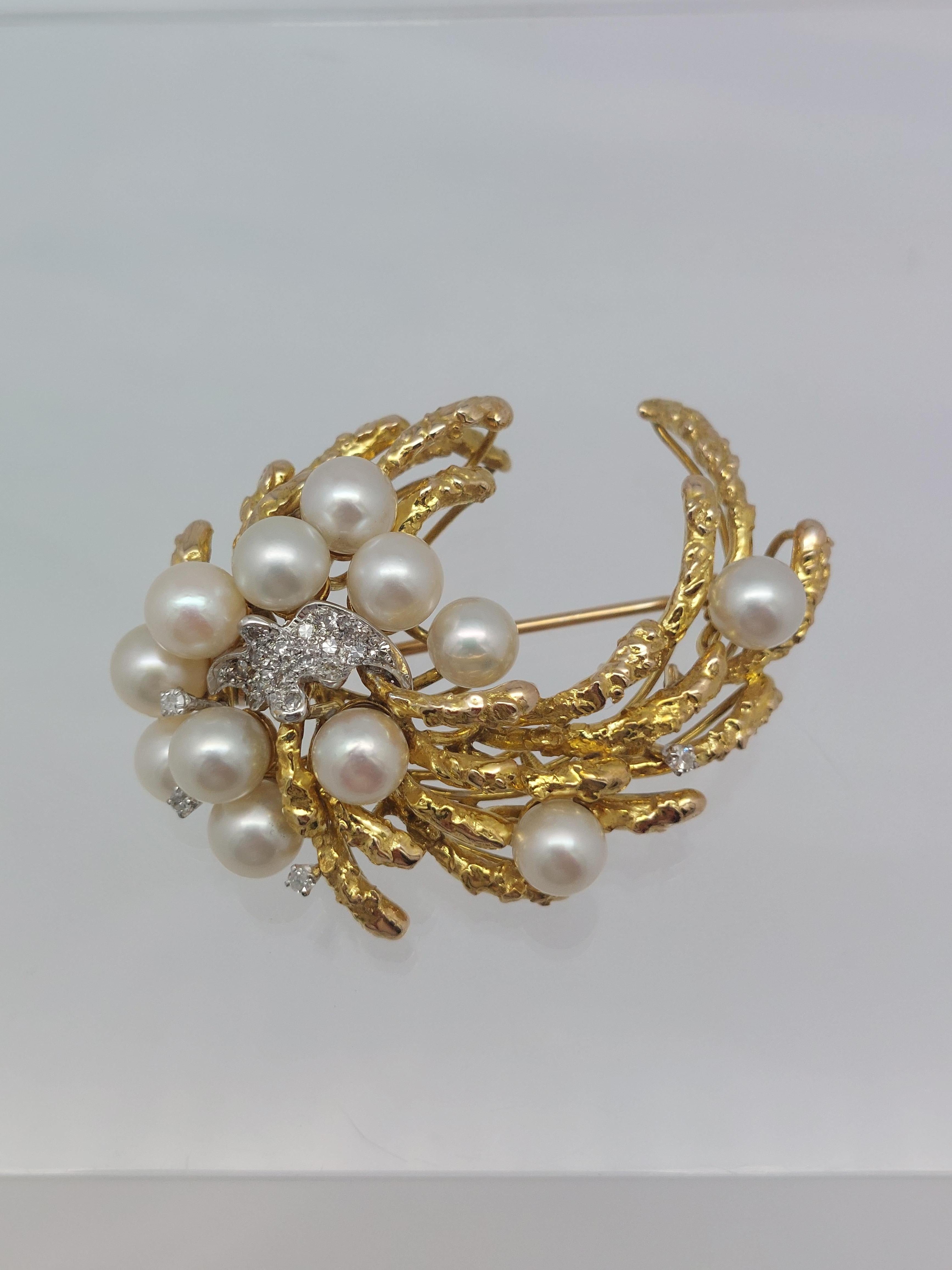 Set di orecchini e spilla con perle e diamanti 18KT di Fordley in vendita 2