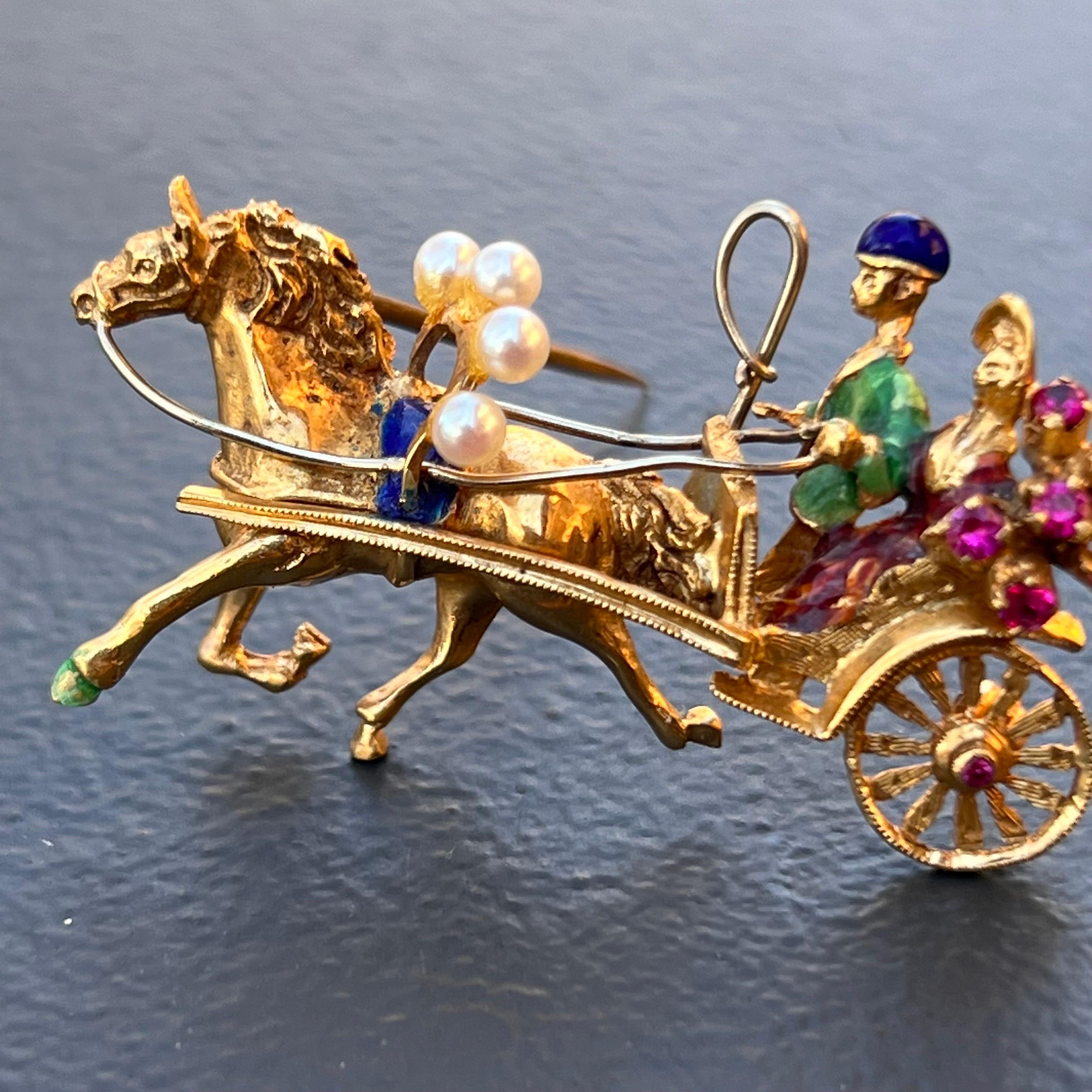 18kt Solid Gold Rubies Newlywed Couple Horse Carriage Brooch In Good Condition For Sale In Plainsboro, NJ