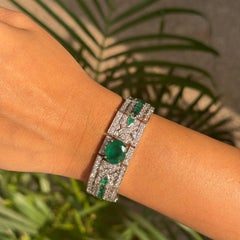 18kt Solid White Gold Bold Diamond and Emerald Studded Bold Bracelet
