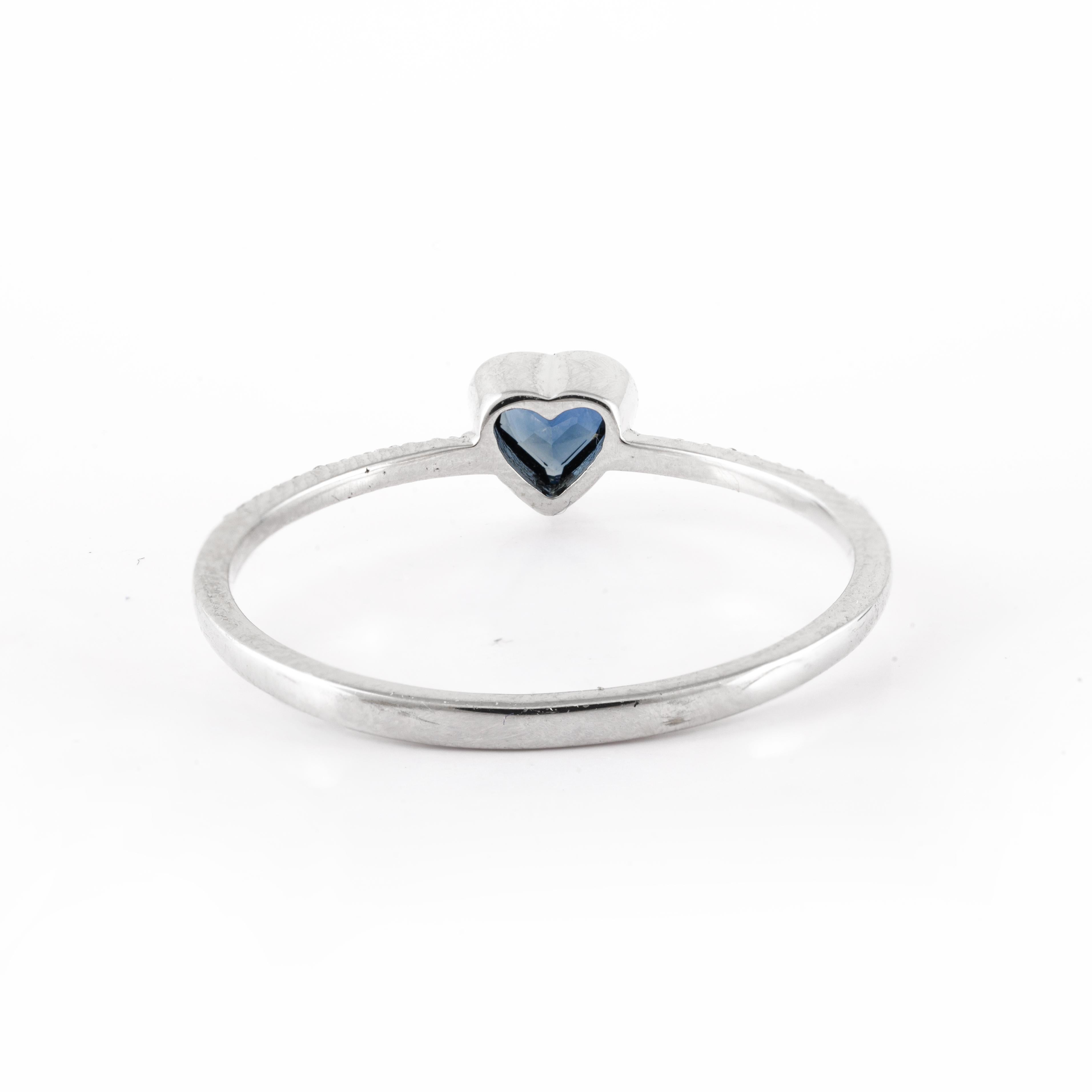 For Sale:  18 Karat Solid White Gold Dainty Blue Sapphire Heart Promise Ring with Diamonds 6