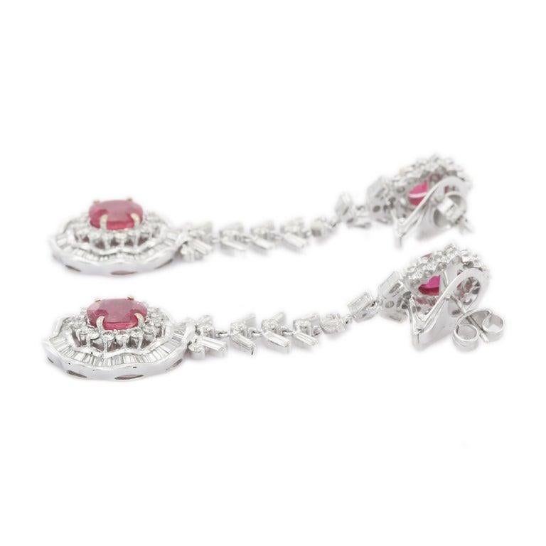 18kt Solid White Gold Floral 13.14 ct Ruby Diamond Dangle Drop Earrings In New Condition For Sale In New York, NY