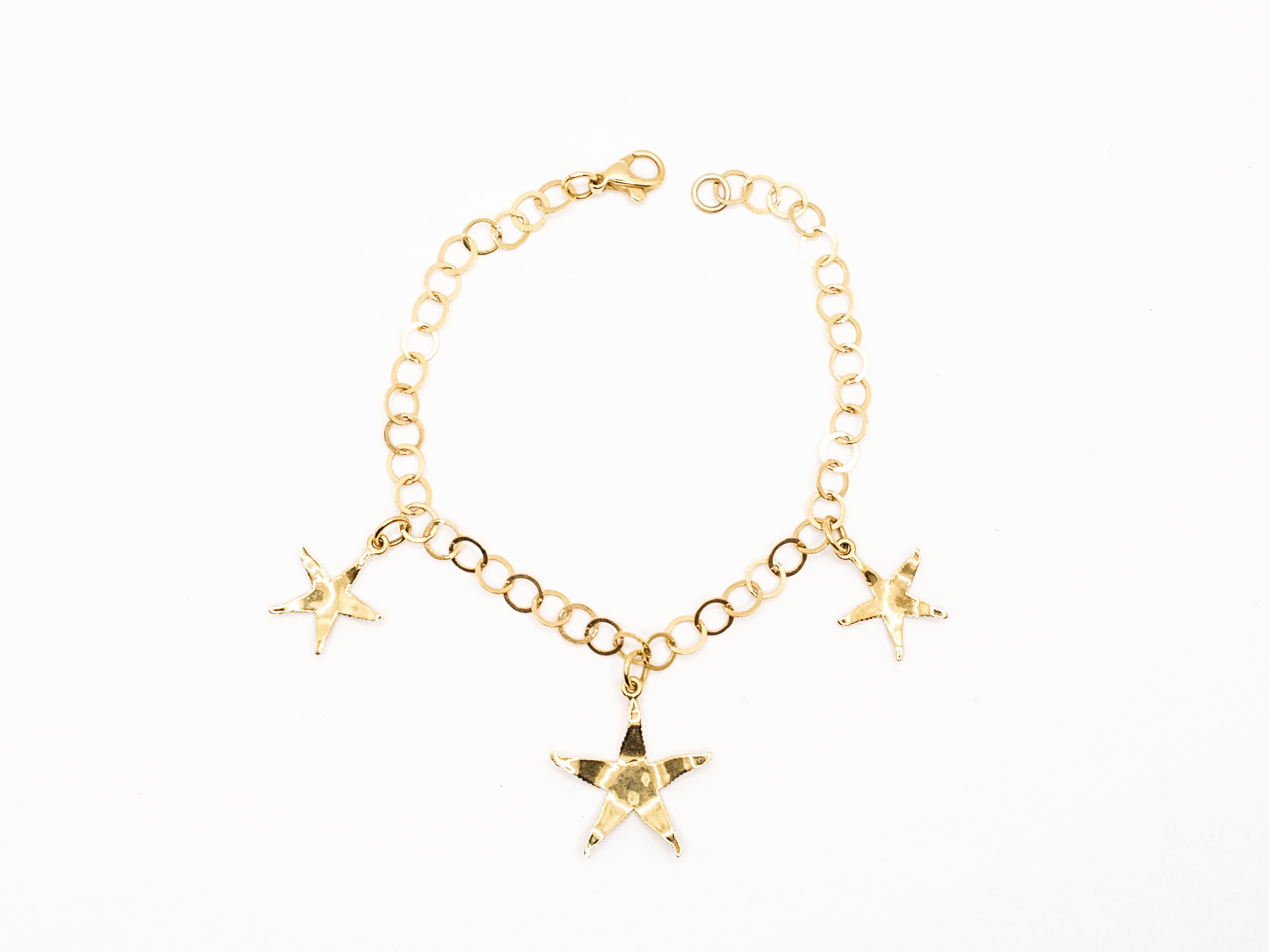 Artisan 18 Karat Solid Yellow Gold Starfish Chain Bracelet For Sale