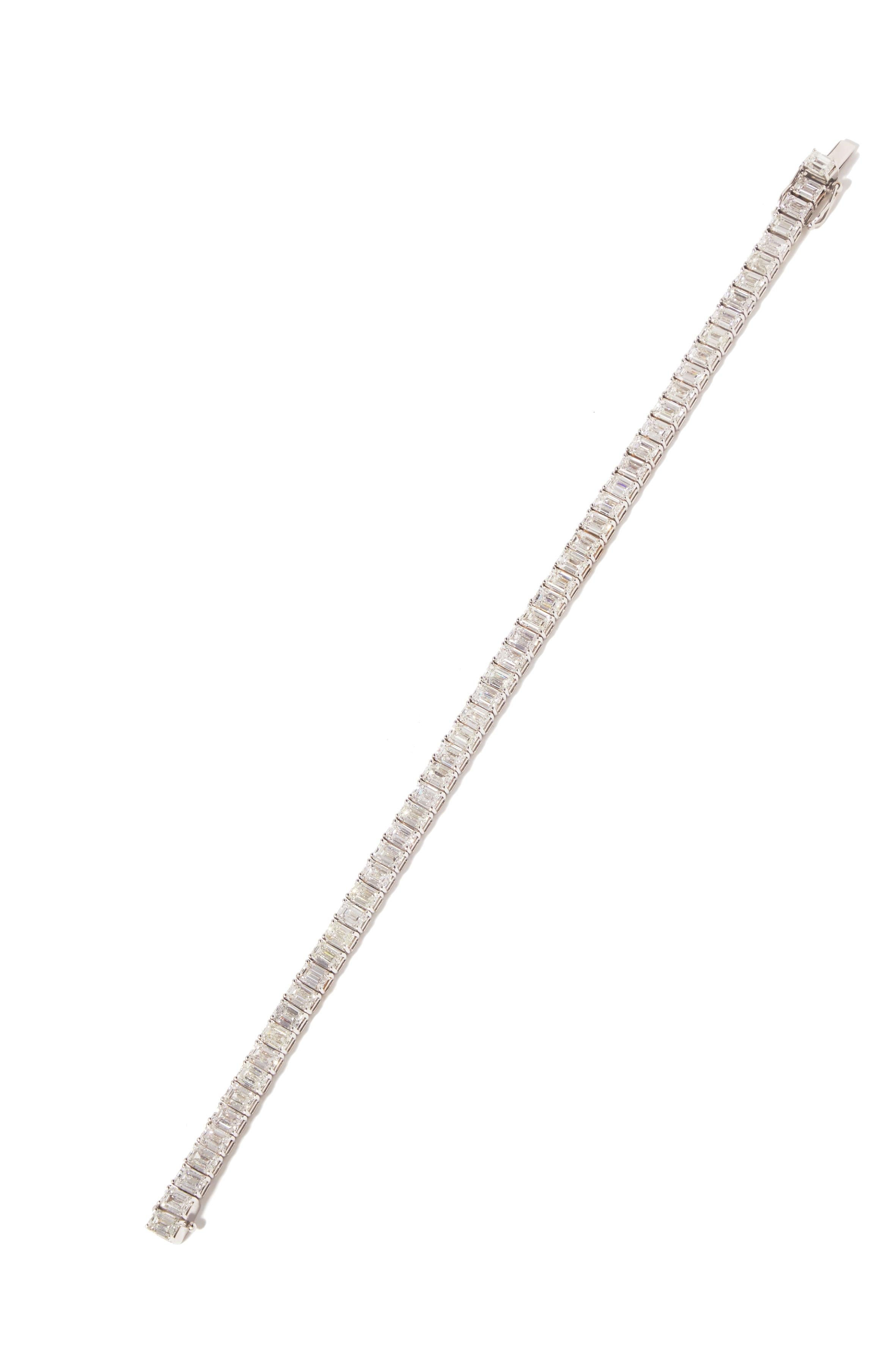 Taglio smeraldo Bracciale Tennis 18kt oro bianco Diamante taglio smeraldo in vendita