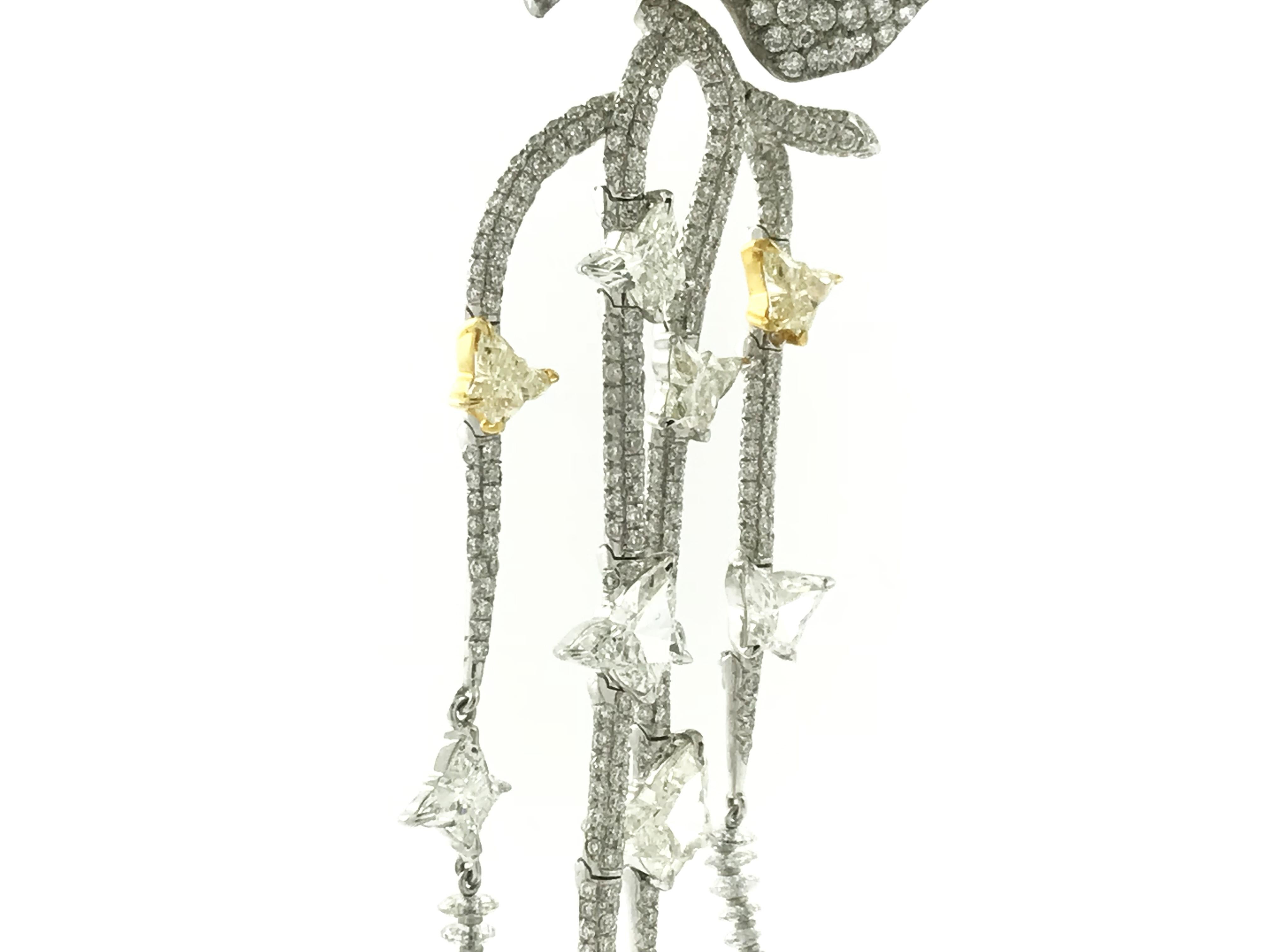 18 Karat/Titanium Earring with Briollete and Fancy Colored Diamonds In New Condition For Sale In Beverly Hills, CA