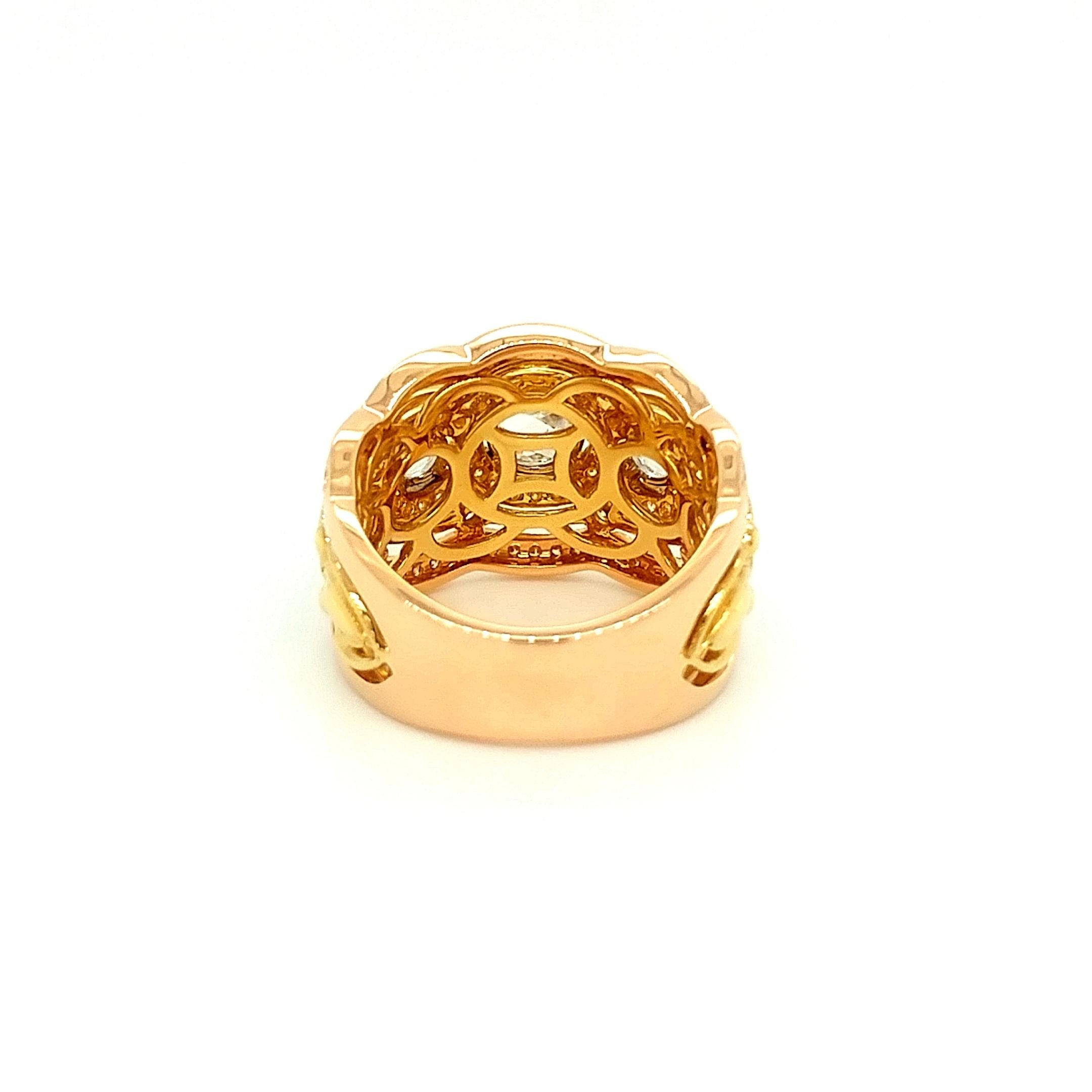 Women's 18Kt Tri Color Gold 1.89 Carat Round Brilliant & Rose Cut Diamond Cocktail Ring For Sale