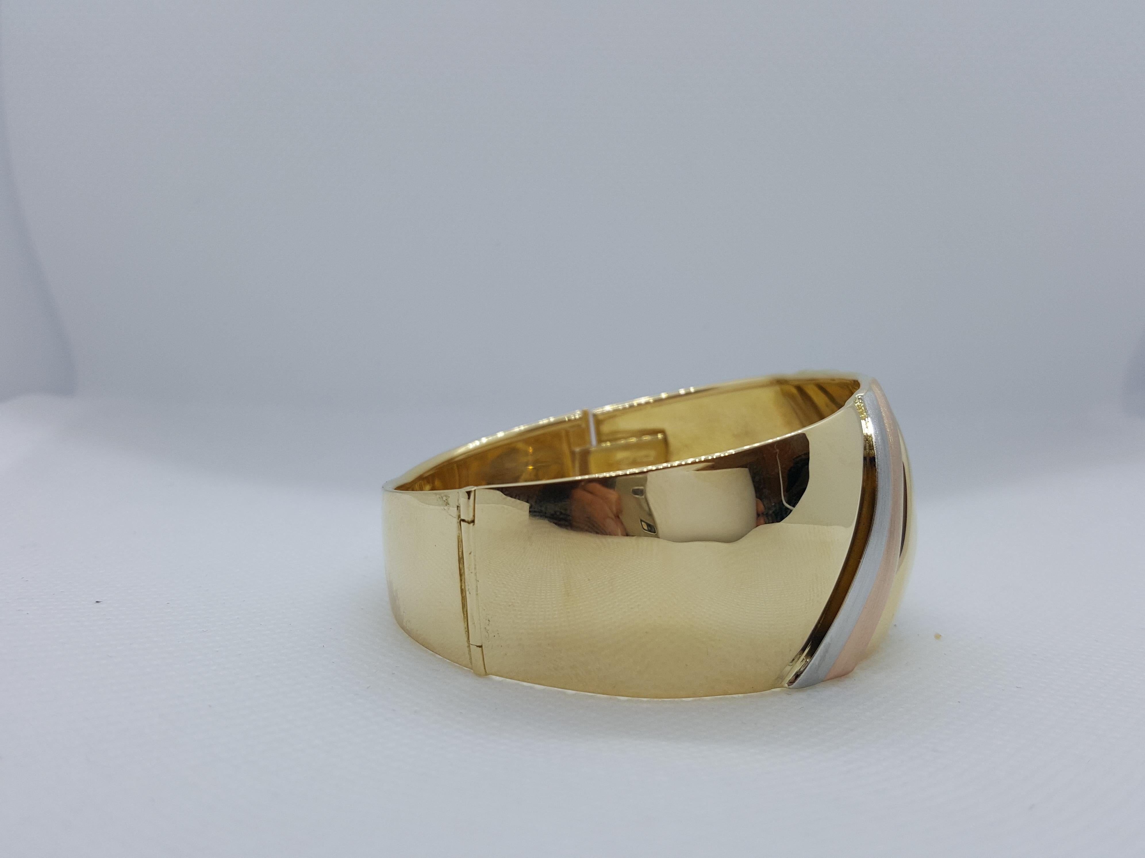 18kt Tri-Color Gold Hinged Bracelet, Designer Stamp, 29.3 Grams In Good Condition In Rancho Santa Fe, CA