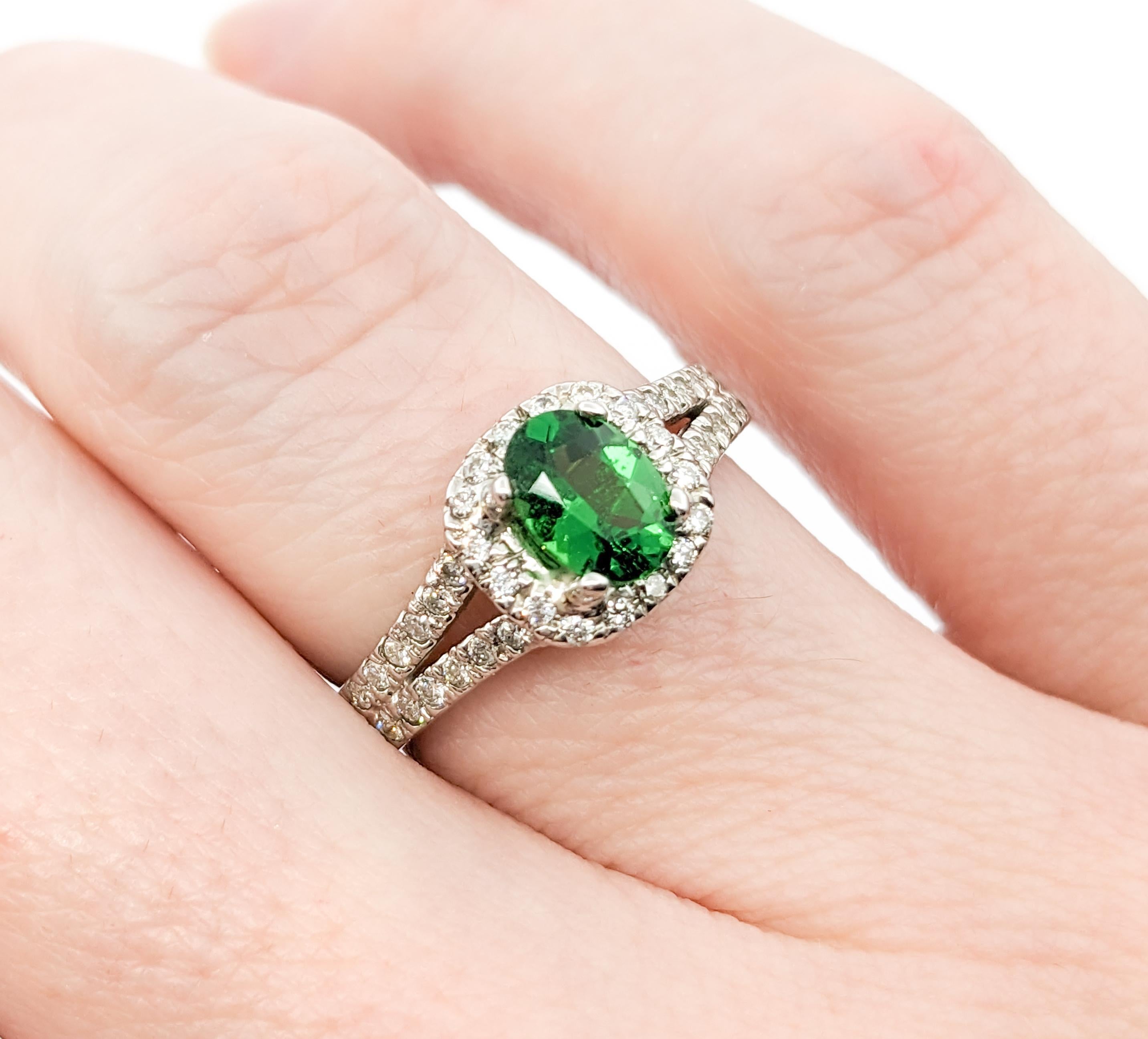 18kt Tsavorite Garnet & Diamond Ring In Excellent Condition For Sale In Bloomington, MN