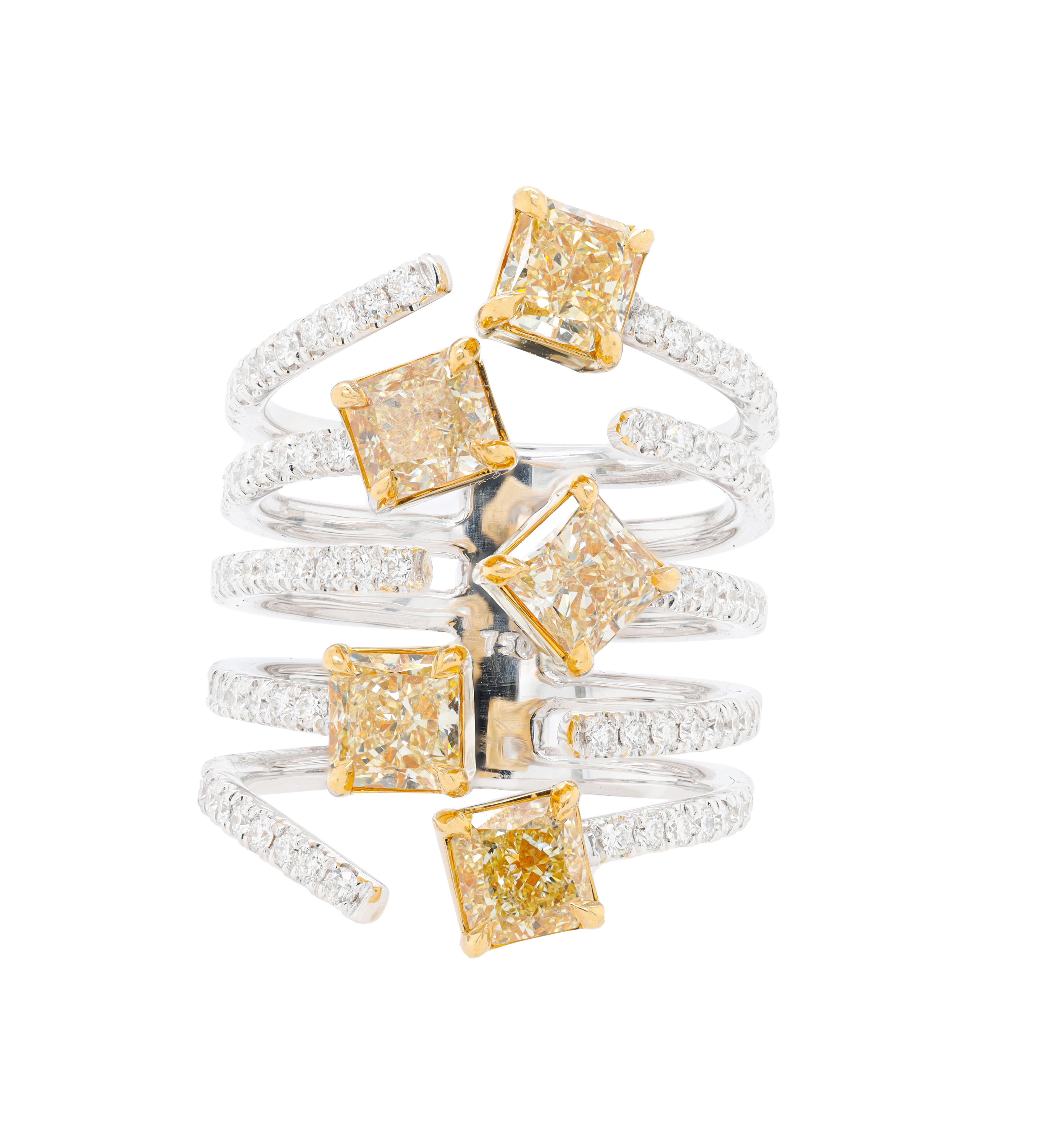 Princess Cut 18kt Two Tone Multi Shaped Yellow Diamond Ring with 5 Yellow Diamond For Sale