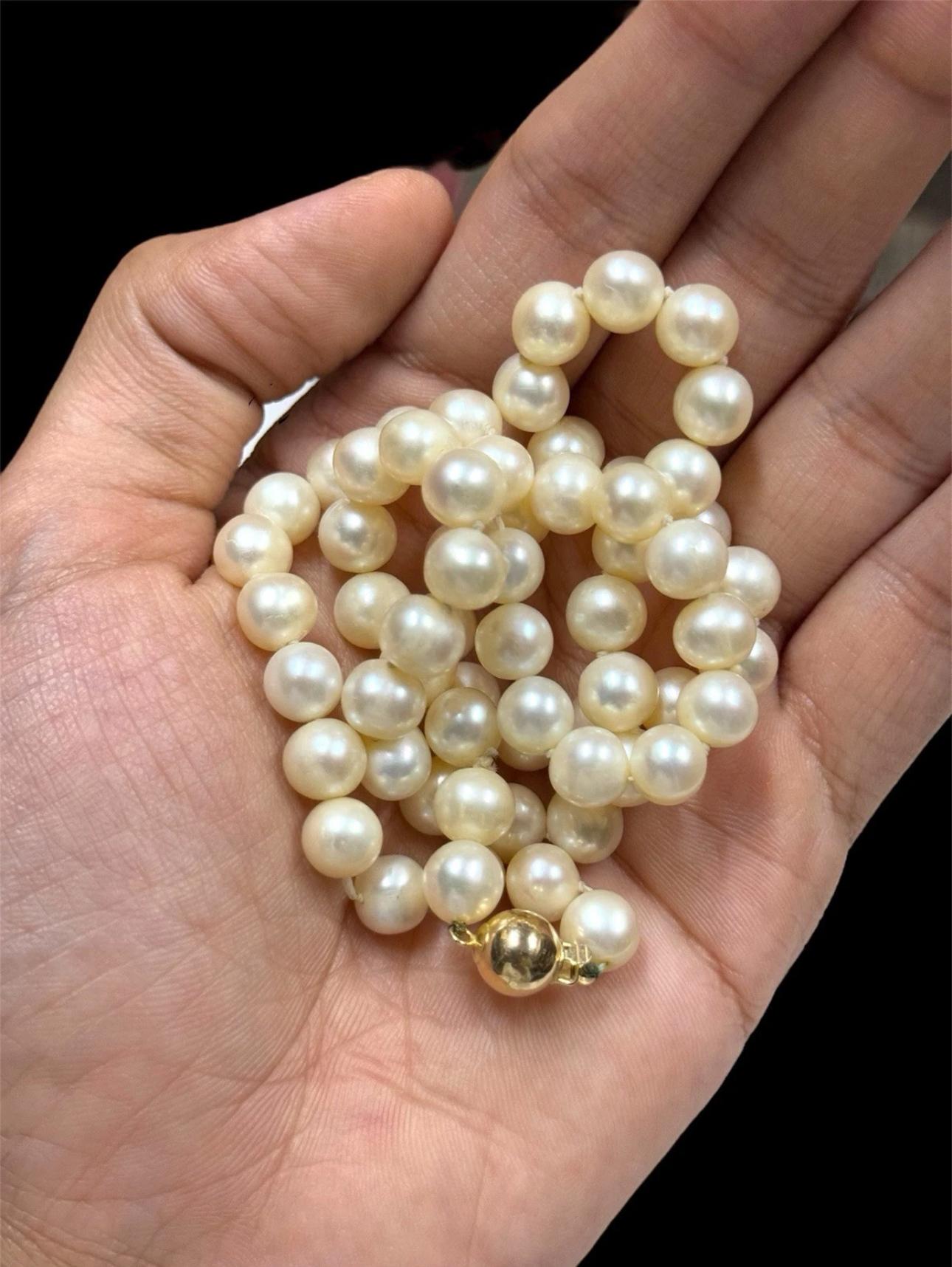 Orecchini UNOAEERE 18KT CON chiusura in oro 14kt Collana di perle coltivate di qualità. in vendita 6
