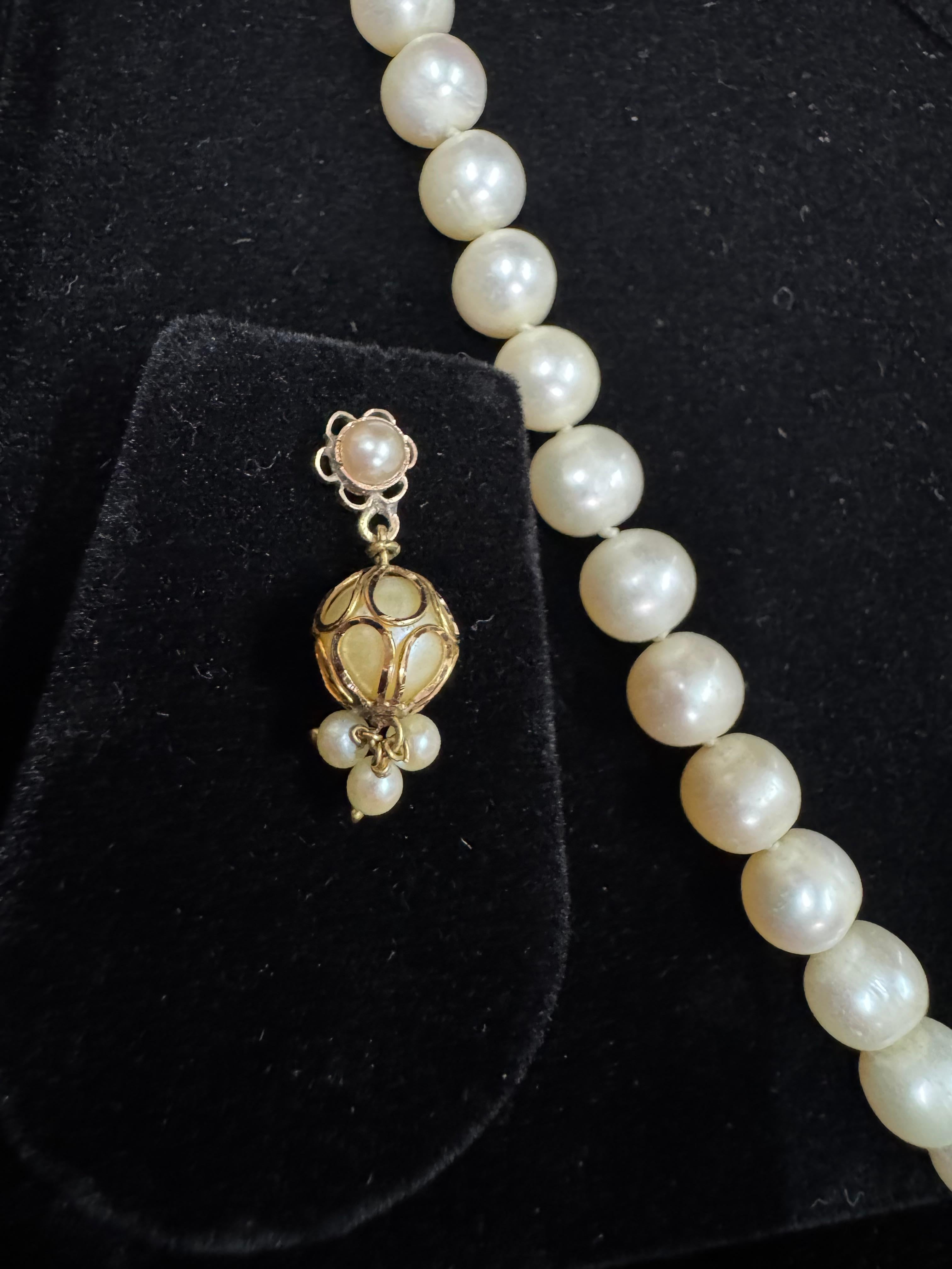 Perlina Orecchini UNOAEERE 18KT CON chiusura in oro 14kt Collana di perle coltivate di qualità. in vendita