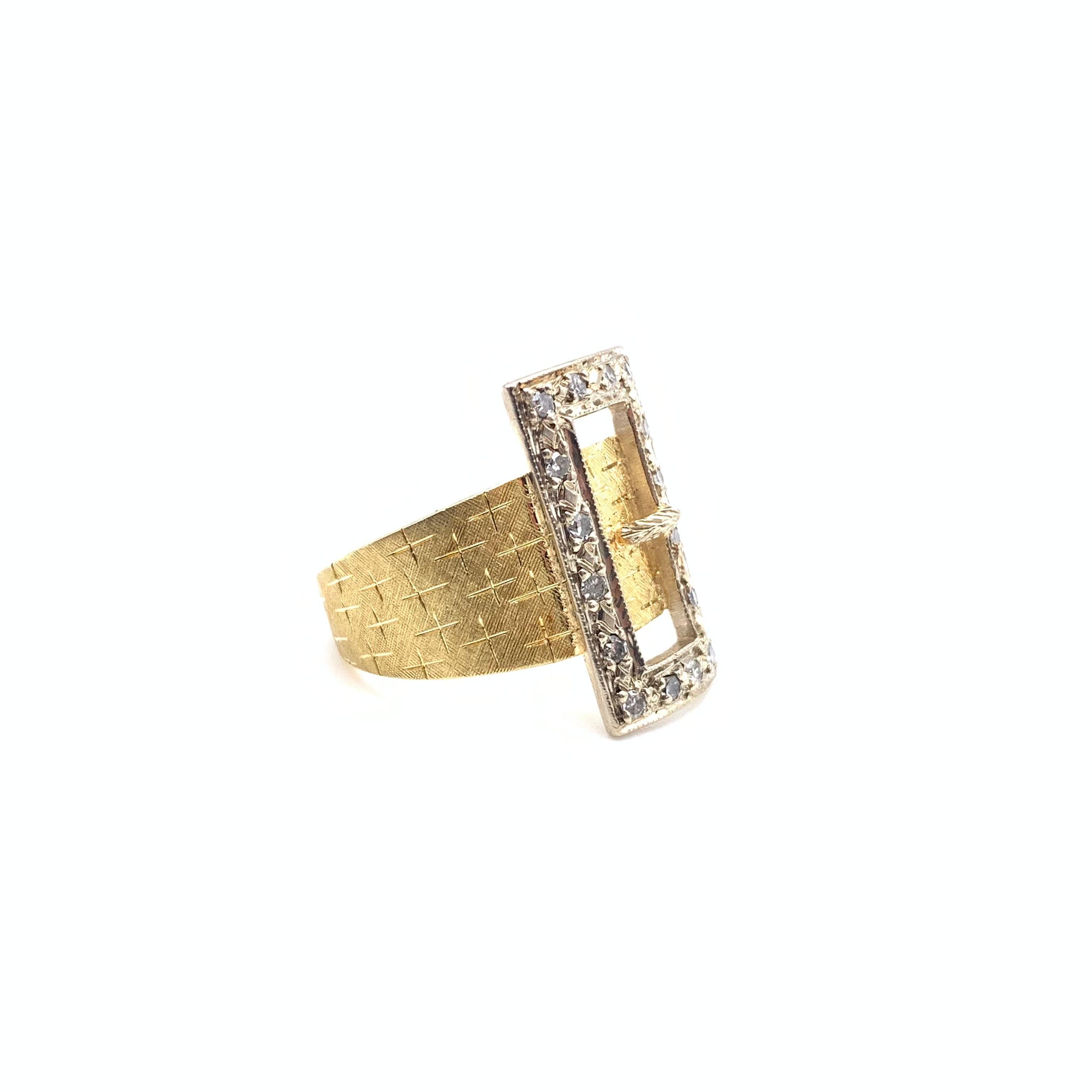 Round Cut 18KT Vintage Diamond Buckle Ring For Sale