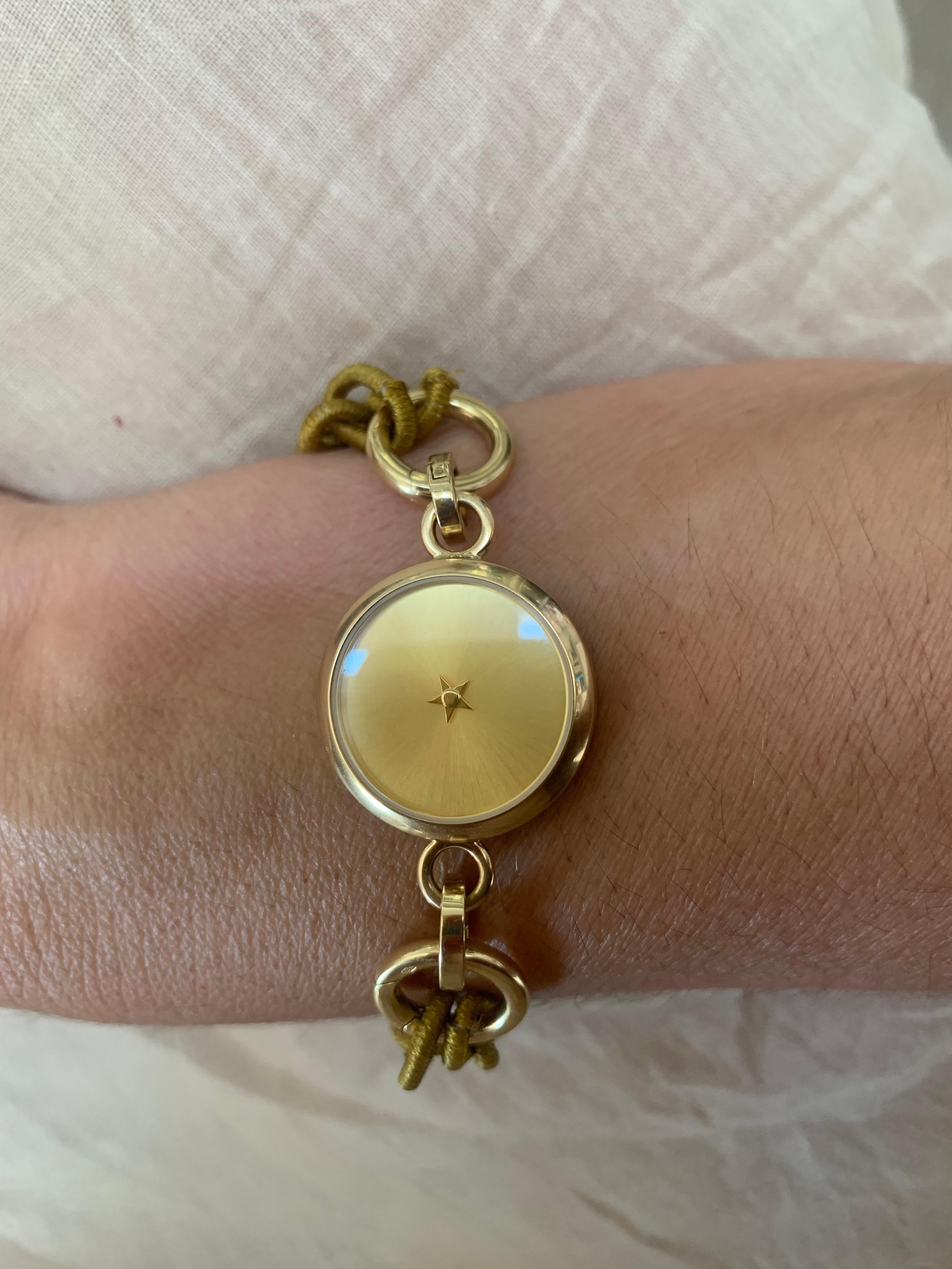18kt Warm Gold non-time-telling timepiece Bracelet with silk and openable clasps In New Condition For Sale In Santarcangelo Di Romagna, IT