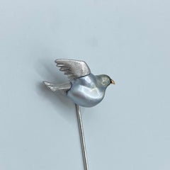 18Kt White and Red Gold Stick-Pin Brooch Dove Keshi Grey Pearl
