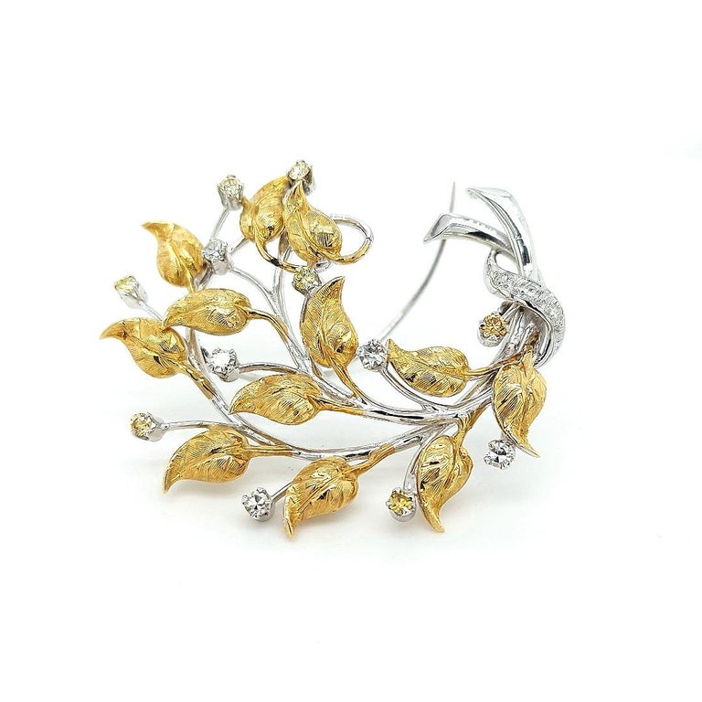 Round Cut 18kt White and Yellow Gold Flower Brooch with 0.90ct Diamonds For Sale
