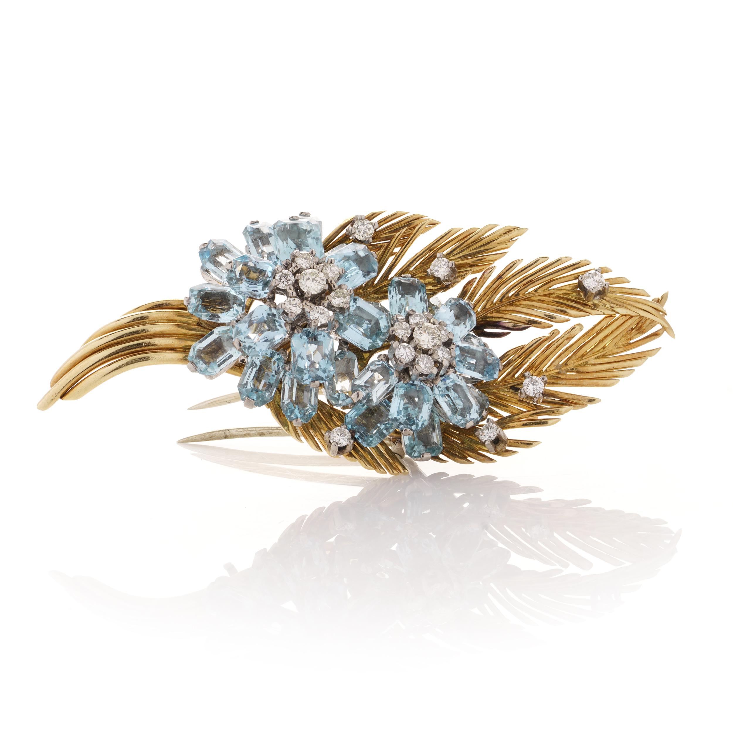 18k VINTAGE BROOCH yellow gold and Aquamarines For Sale 2