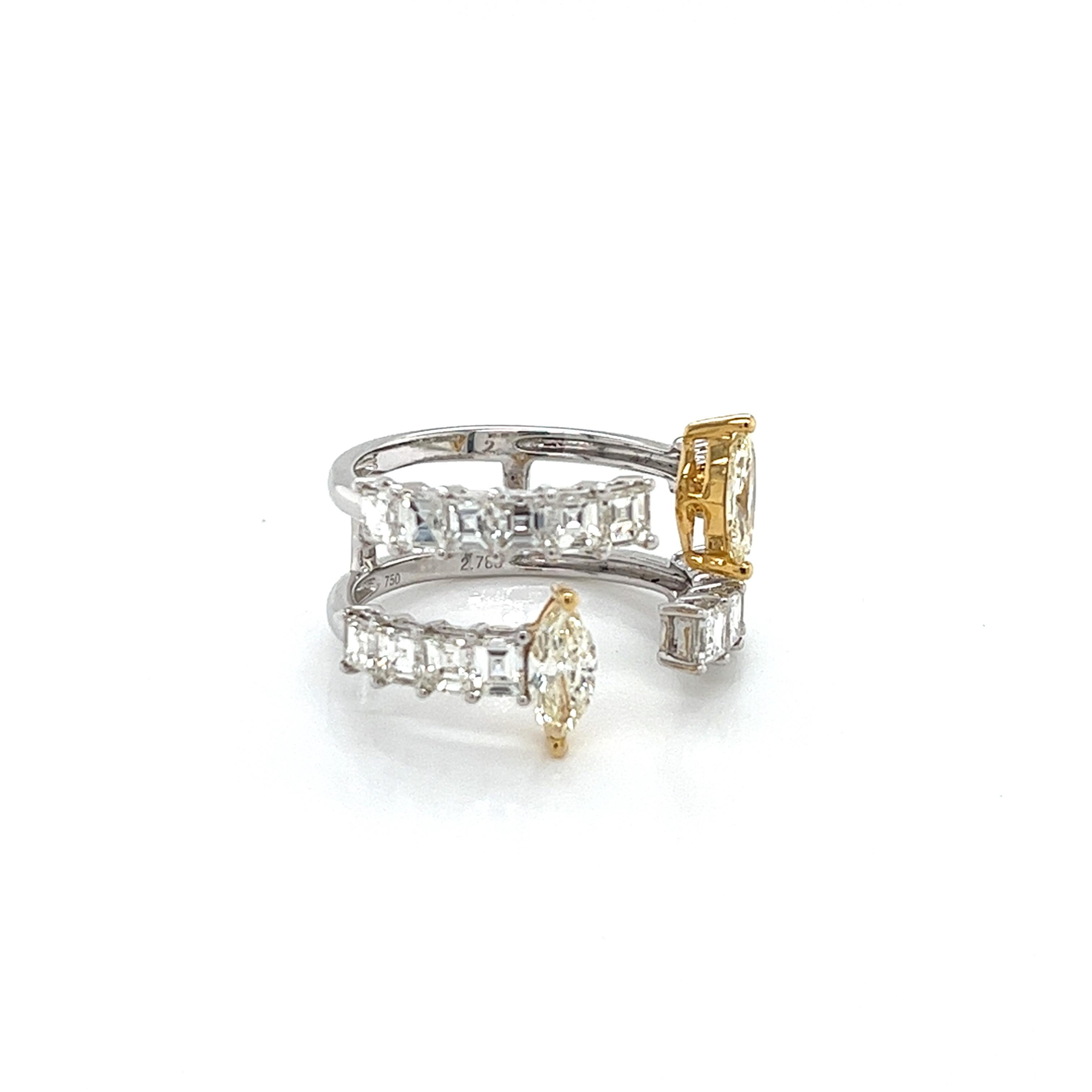 18Kt White and Yellow Gold Ring with diamons 2.79 cts. For Sale 1