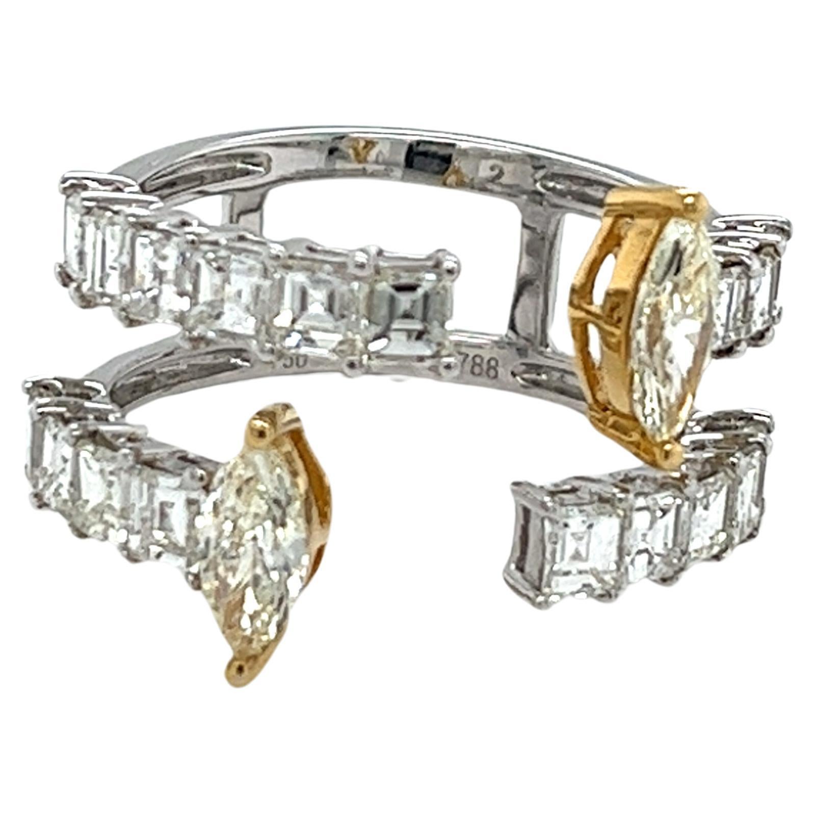 18Kt White and Yellow Gold Ring with diamons 2.79 cts. For Sale