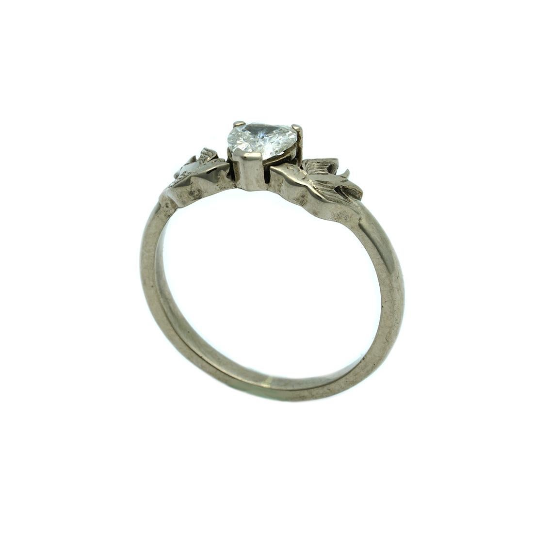 Contemporary Diamond Heart and Swallows Ring in 18 Karat White Gold and White Diamond For Sale