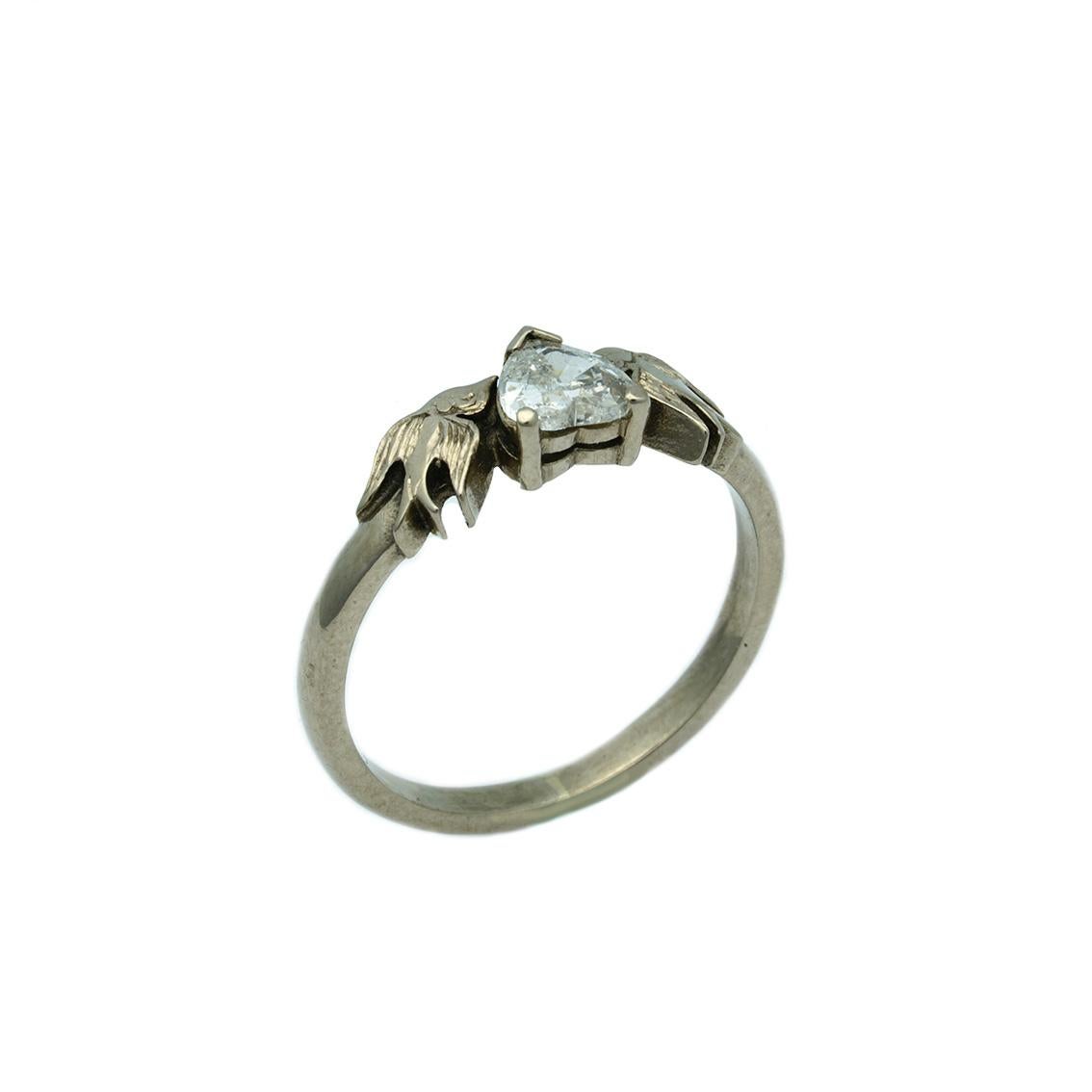 Diamond Heart and Swallows Ring in 18 Karat White Gold and White Diamond In New Condition For Sale In Melbourne, Vic