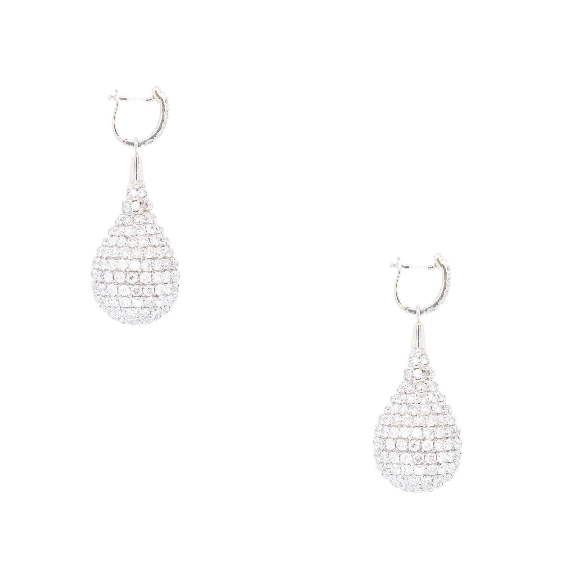 Orecchini Ball and Ball in oro bianco 18 carati con diamanti naturali da 10,96 ct. in vendita 1